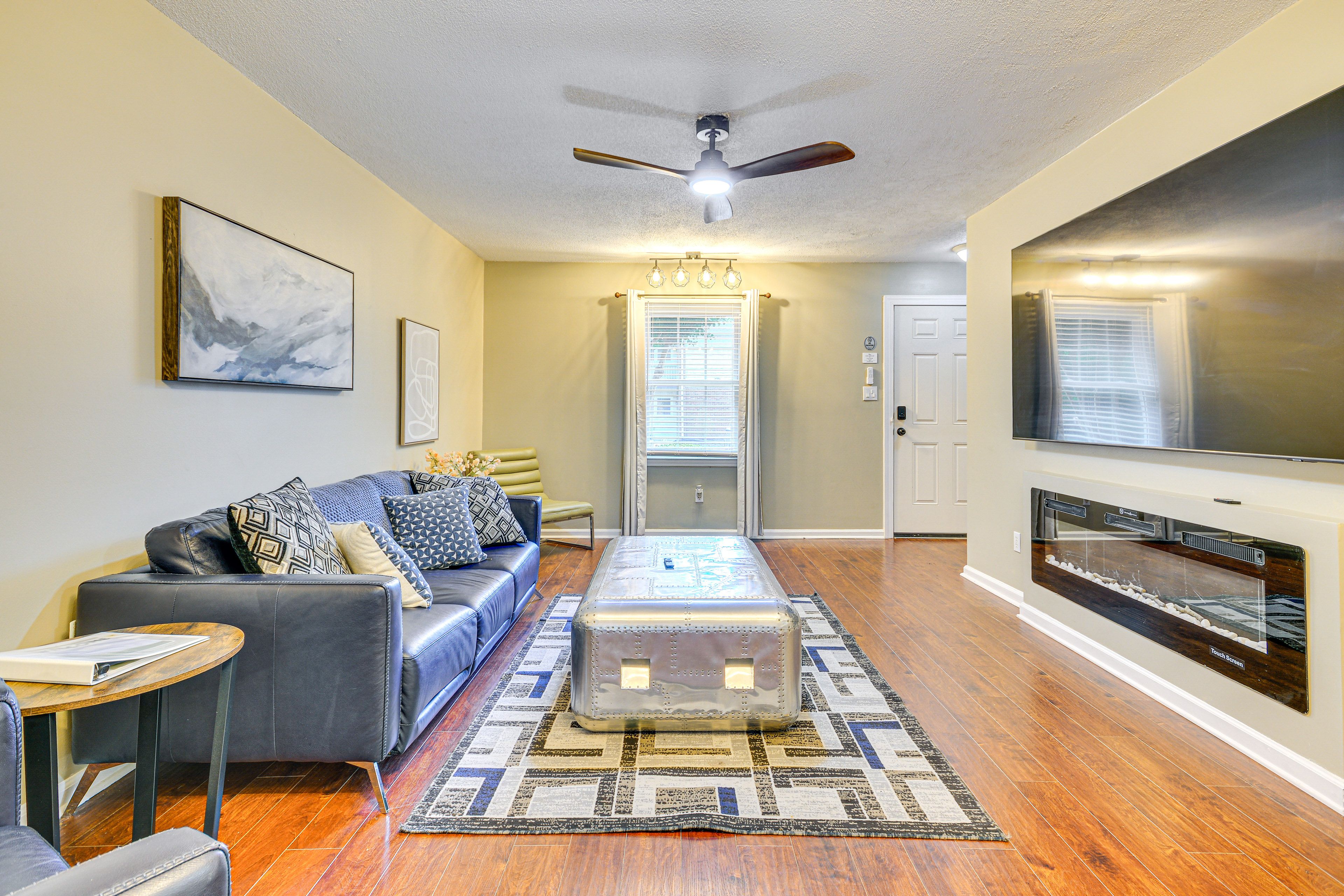 Living Room | 1st Floor | Smart TV | Fireplace