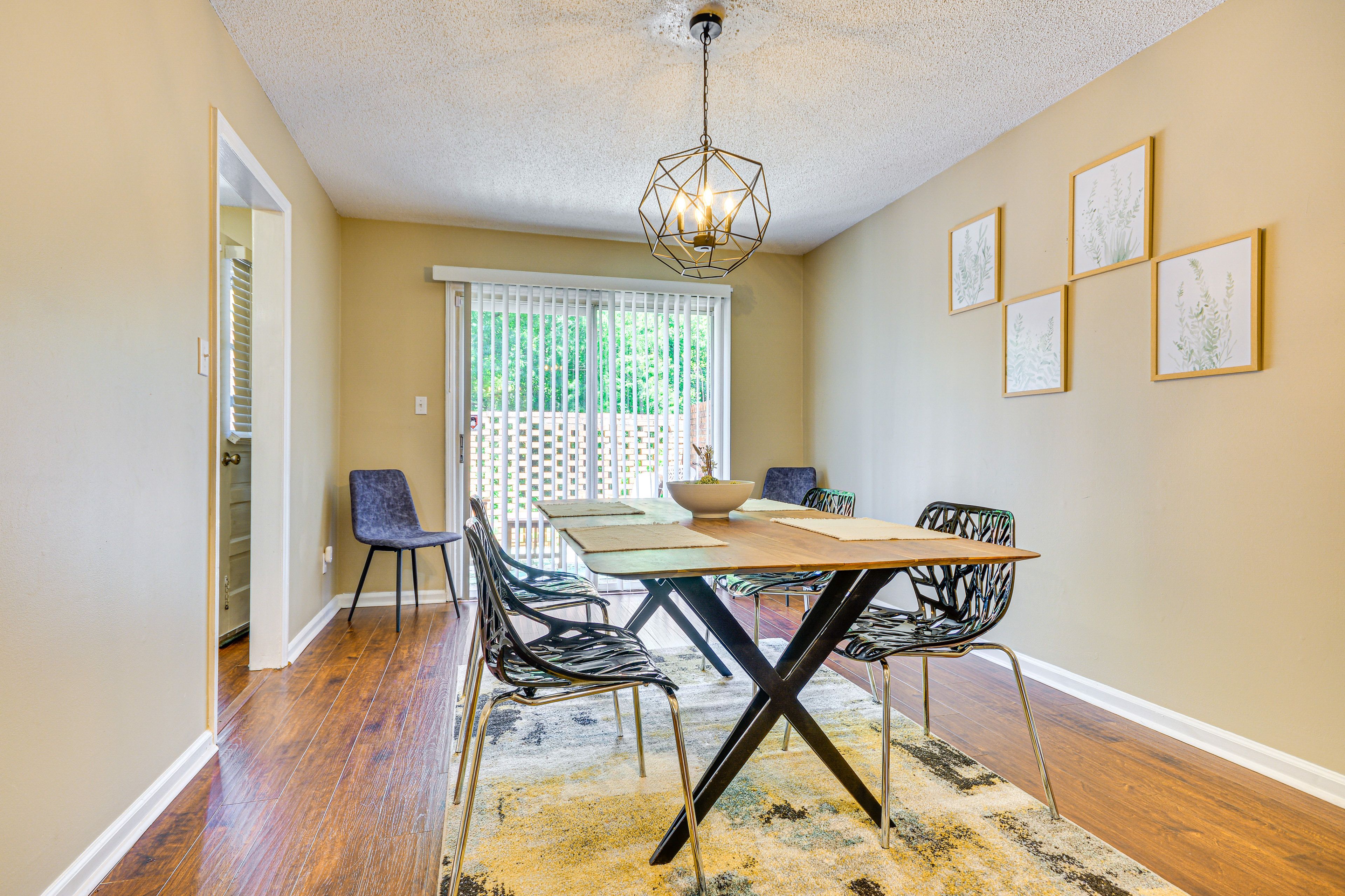 Dining Area | 1st Floor | Dishware/Flatware