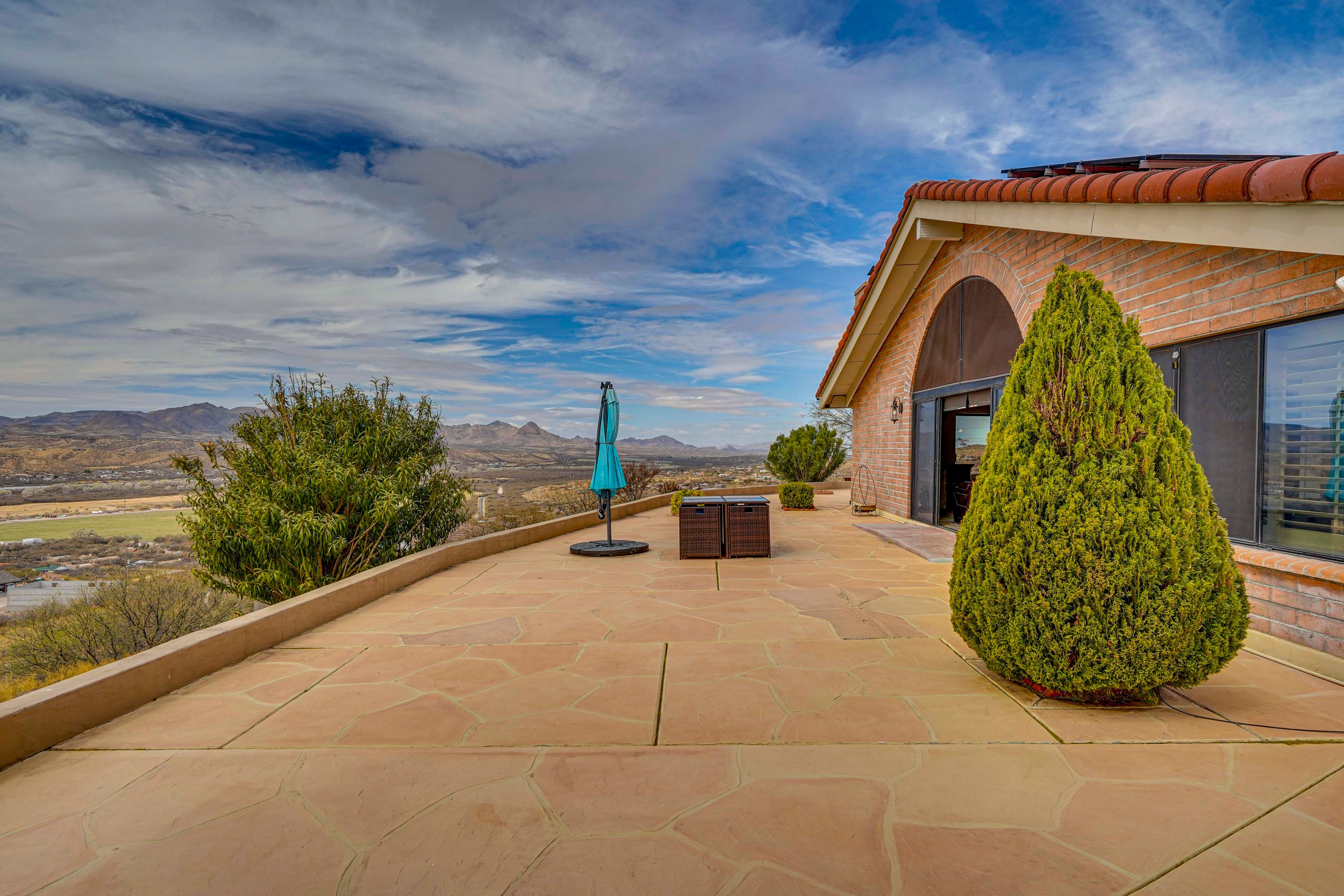 Rear Patio | Mountain Views | 22 Mi to Patagonia Lake