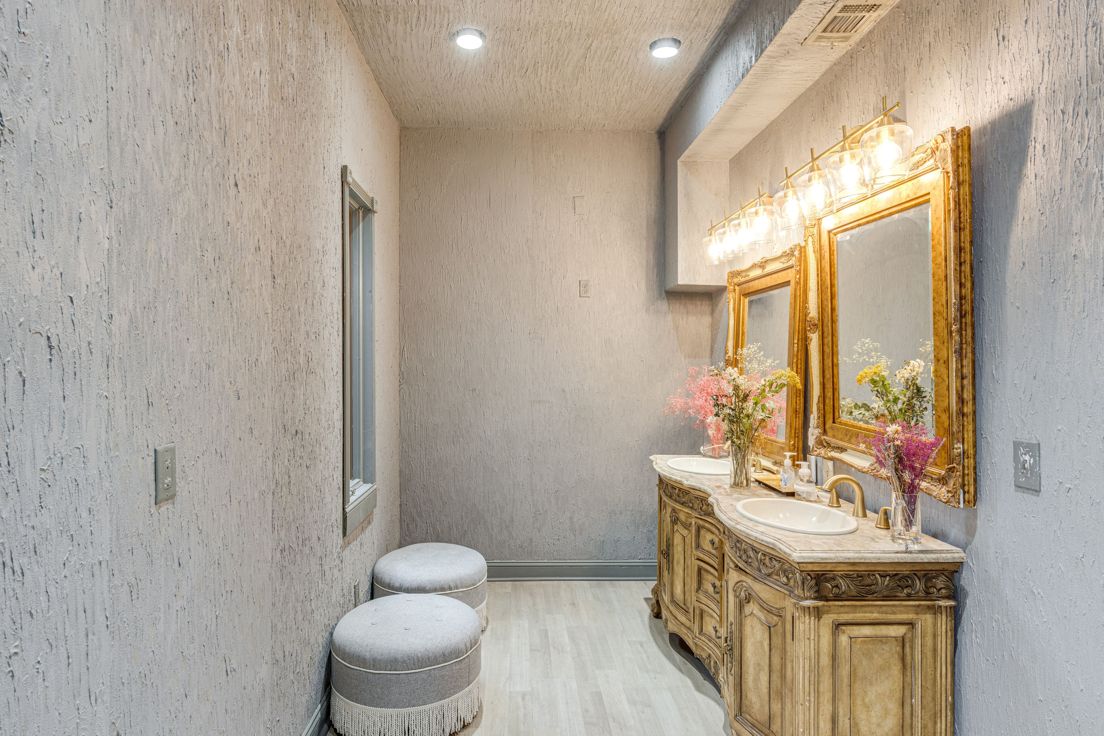 Full Bathroom | 1st Floor