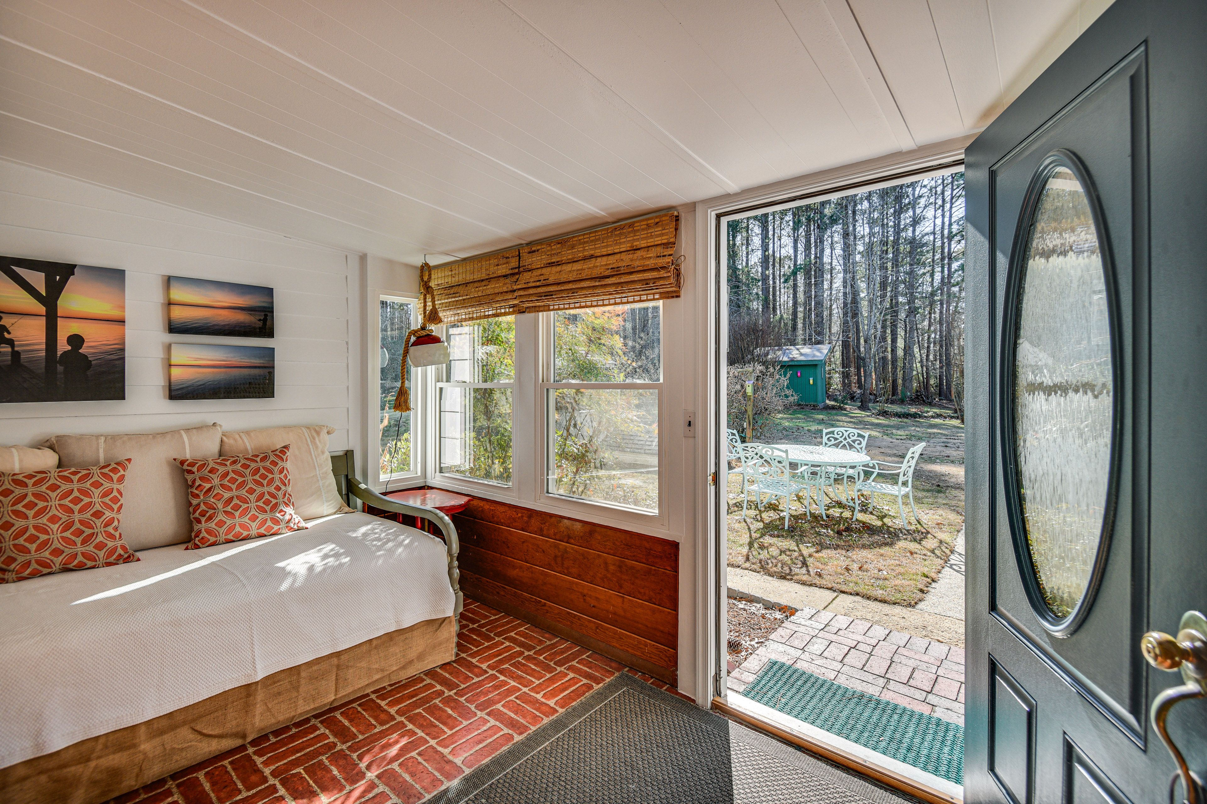 Sunroom | 1st Floor | 1 Additional Step | Full Daybed