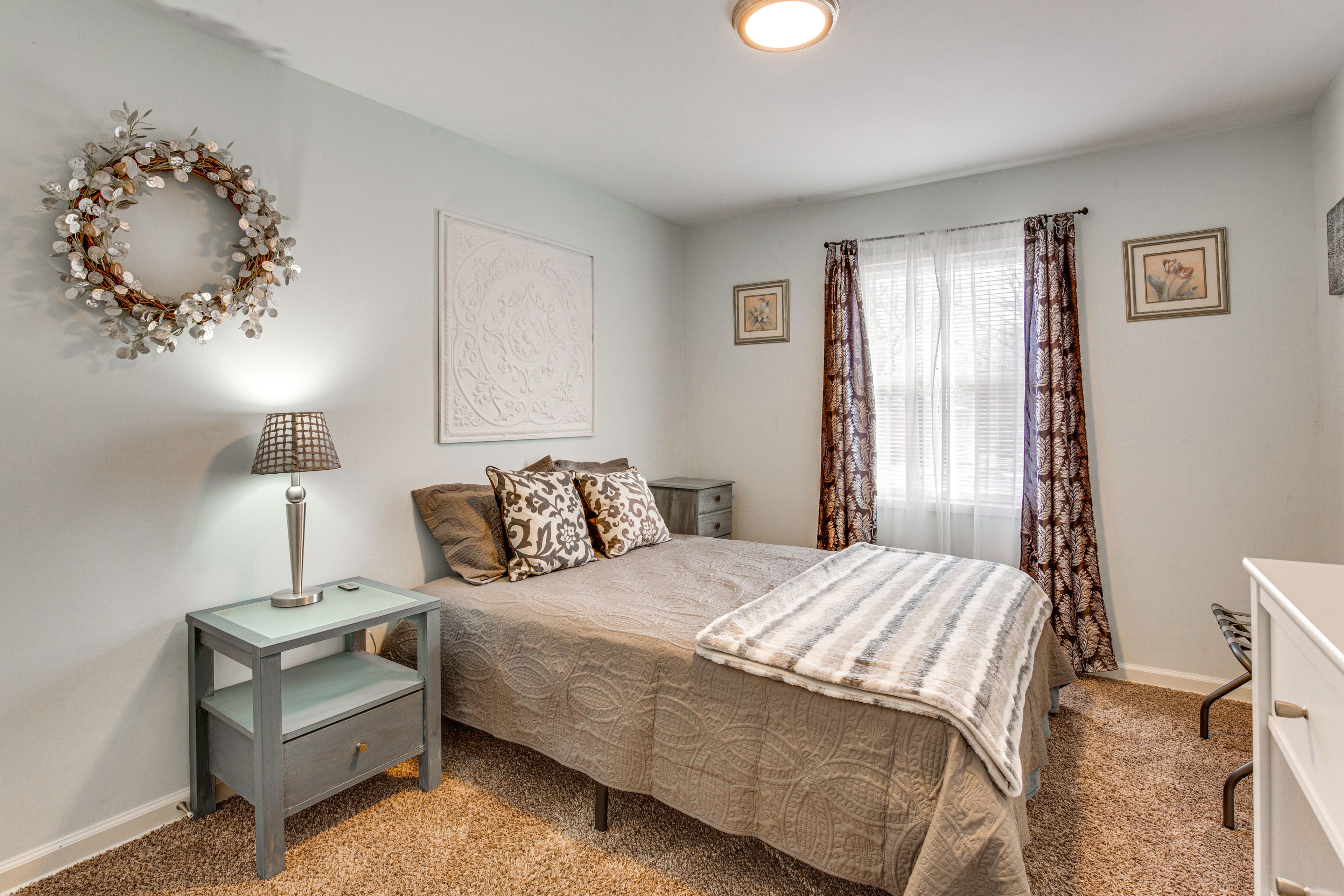Bedroom 1 | Queen Bed | 1st Floor | Linens Provided
