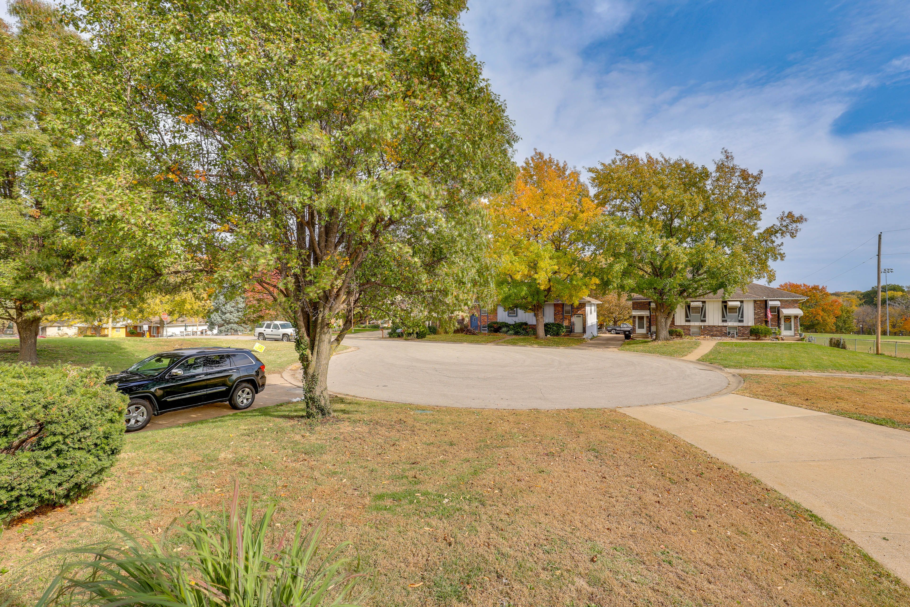 Parking | Shared Driveway (2 Vehicles) | Free Street Parking