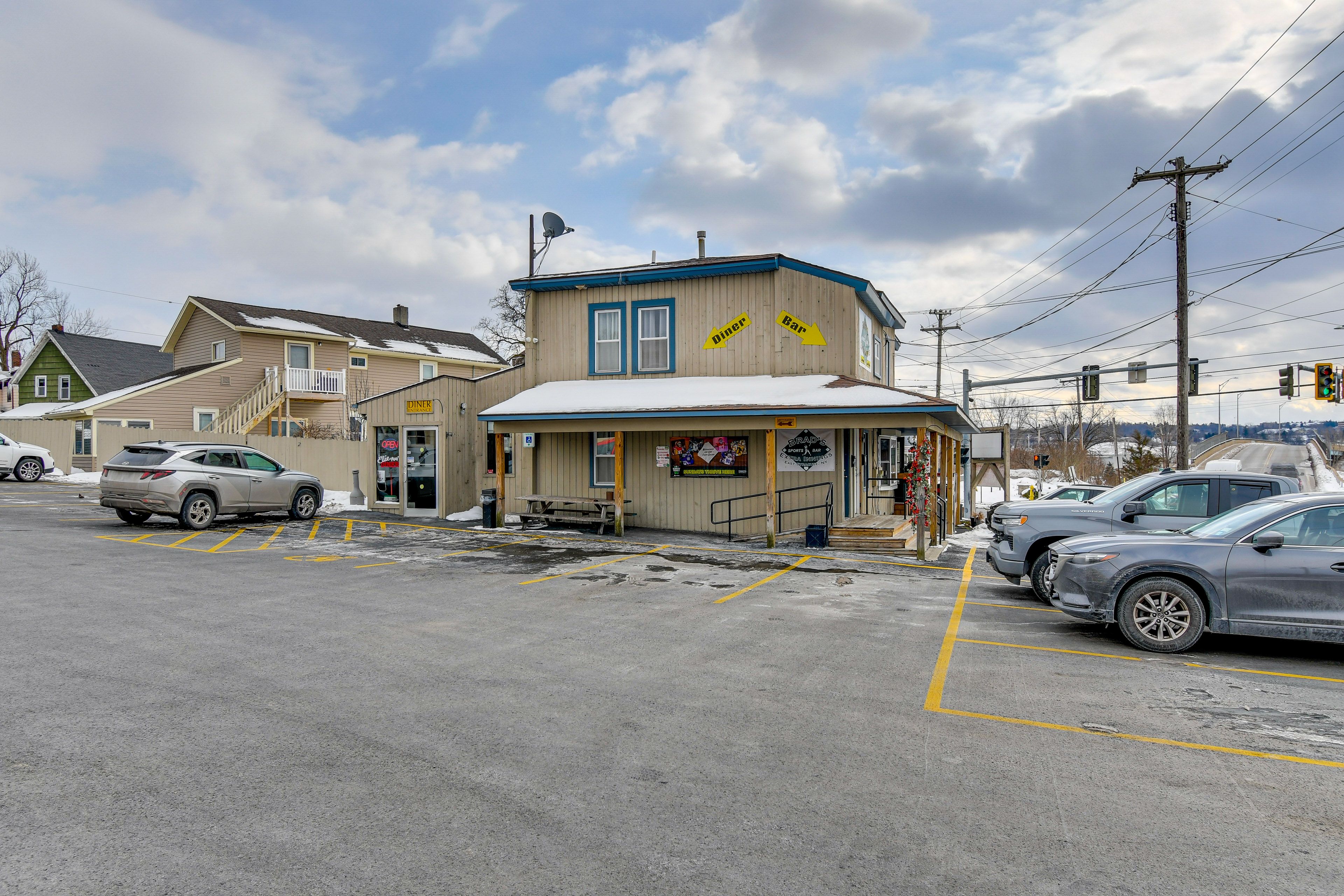 Apartment Exterior | Restaurant & Bar Located On-Site