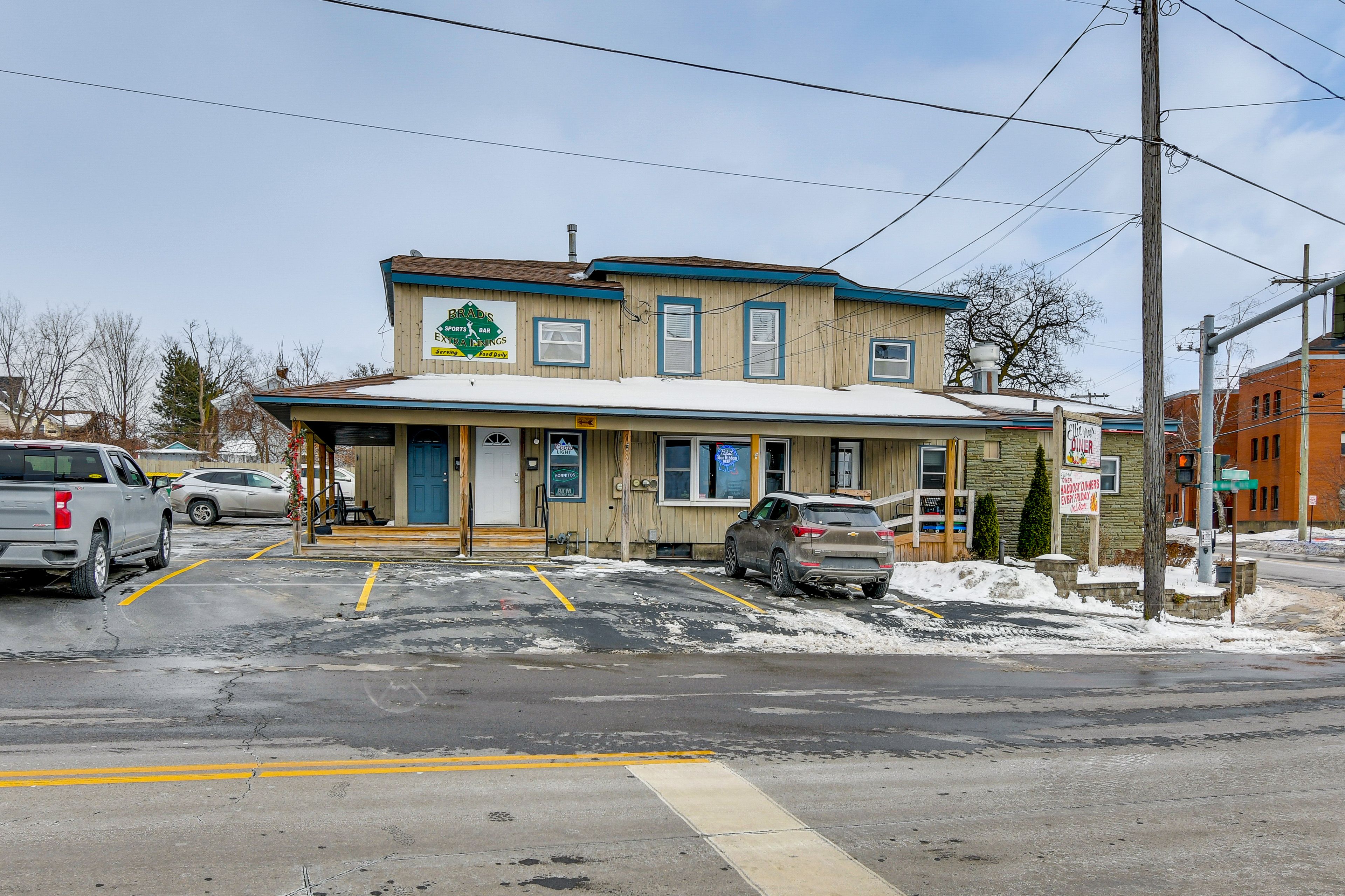 Parking | Driveway (1 Vehicle) | RV/Trailer Parking | Free Street Parking