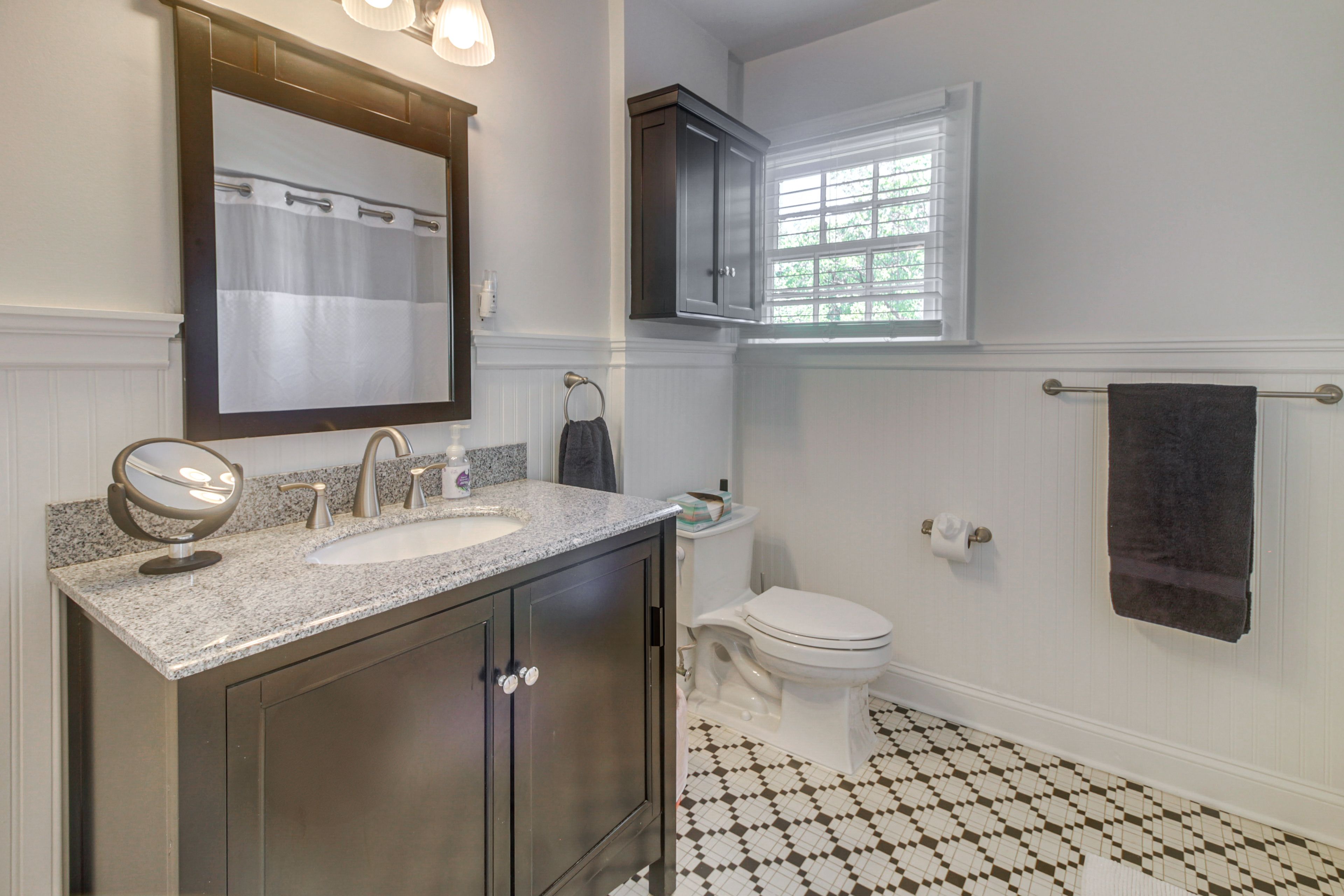 Bathroom | Rainfall Shower | 2nd Floor