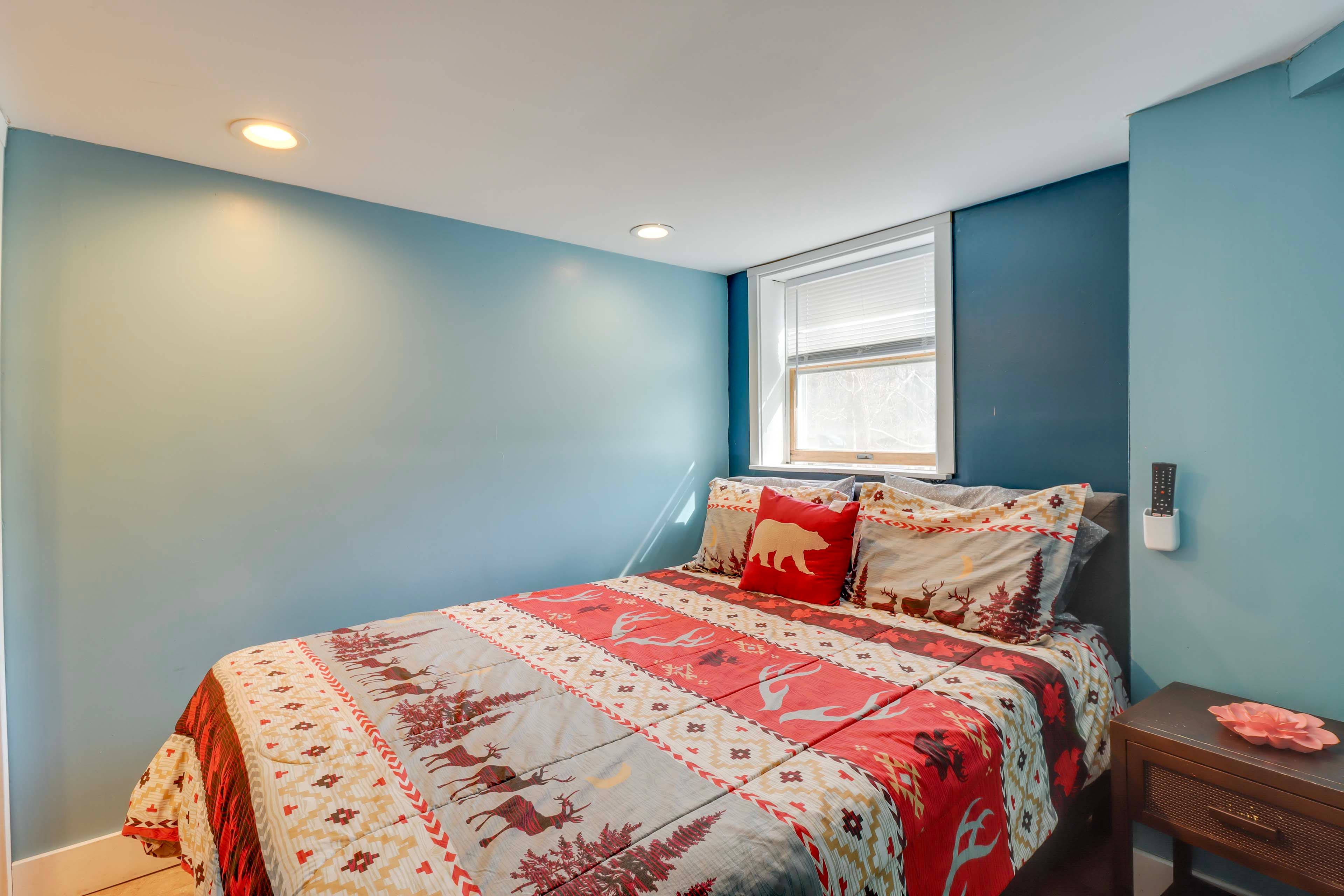 Bedroom 6 | Lower Level | King Bed | Smart TV
