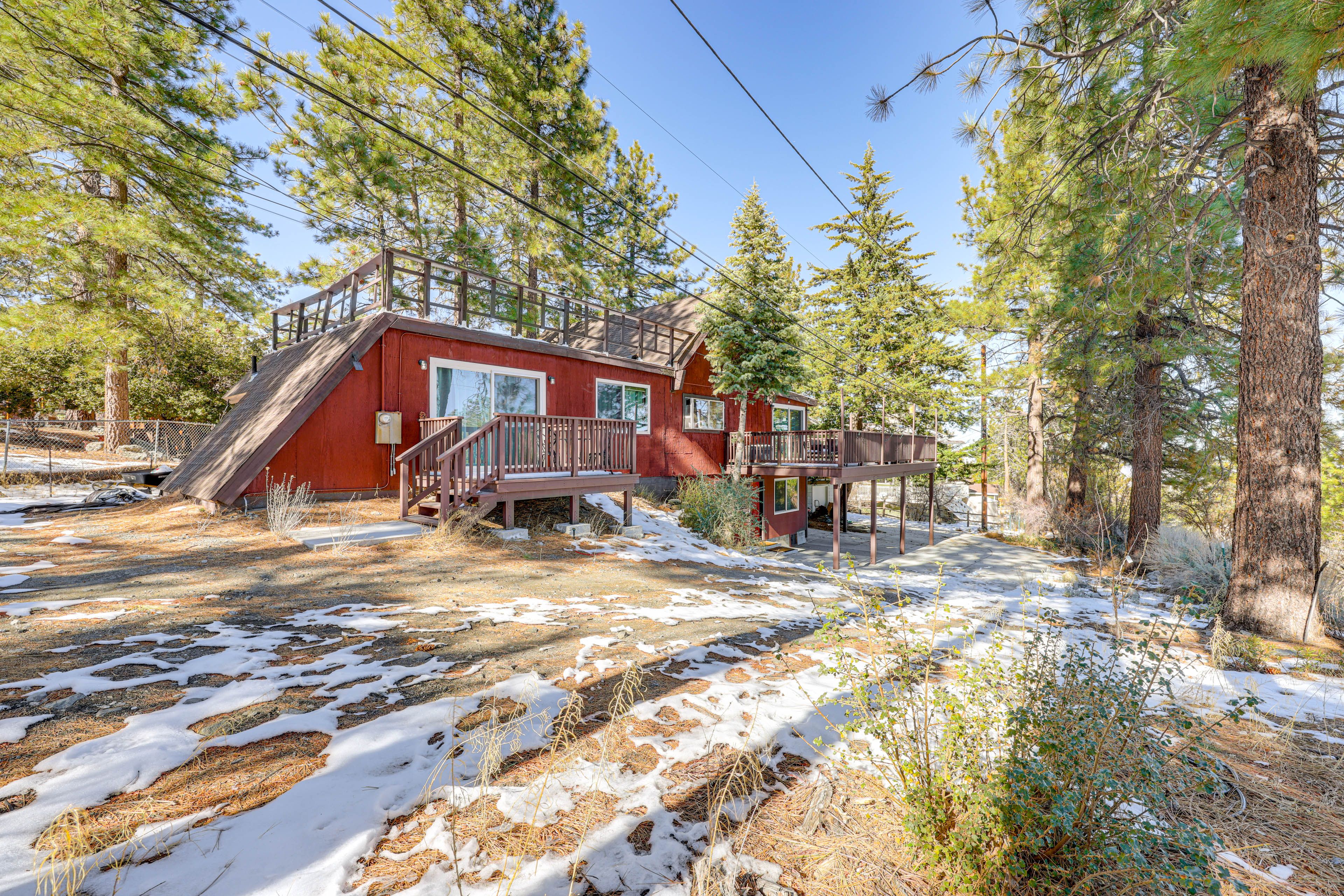 Property Exterior | Driveway (3 Vehicles)