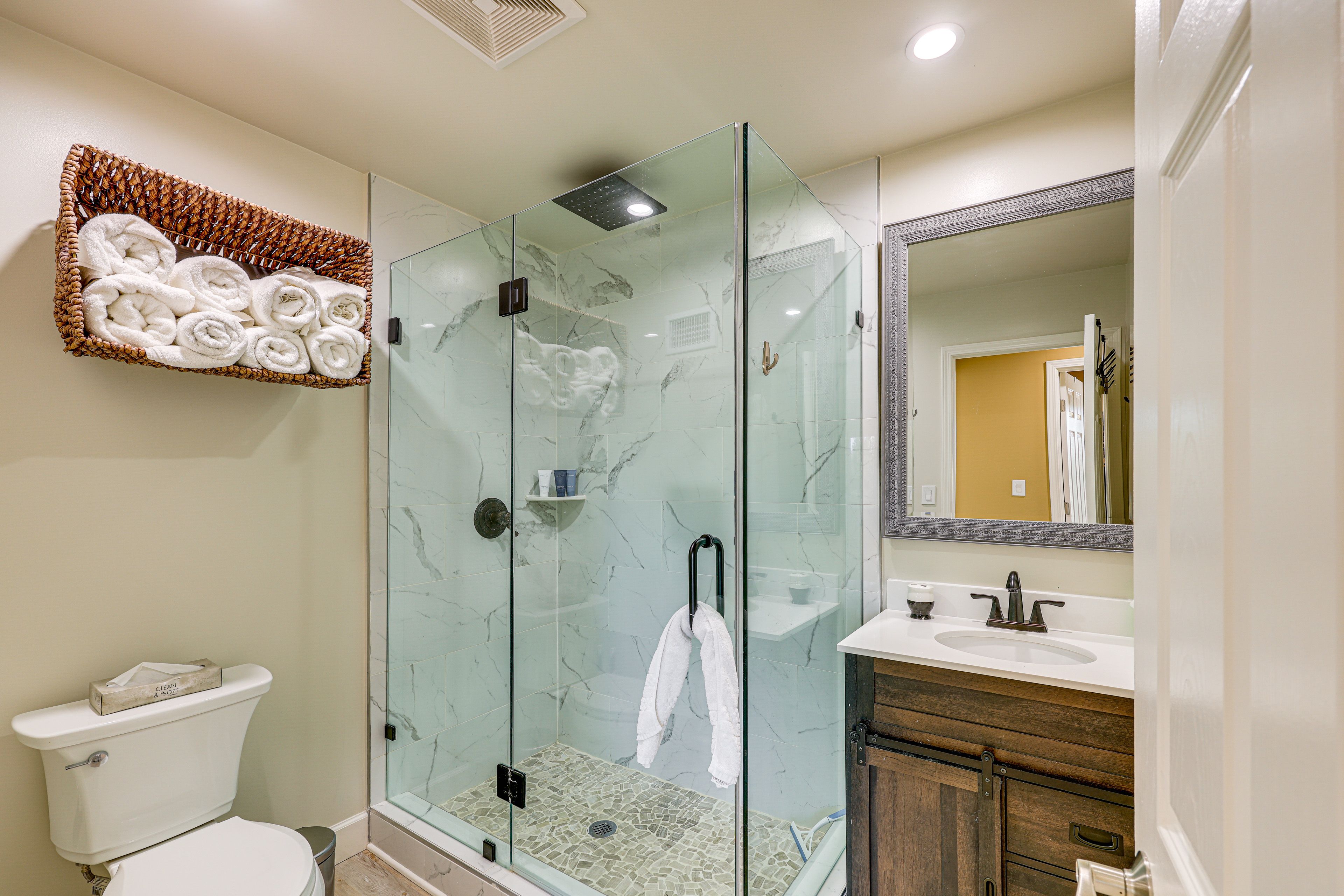 Full Bathroom | Main Level
