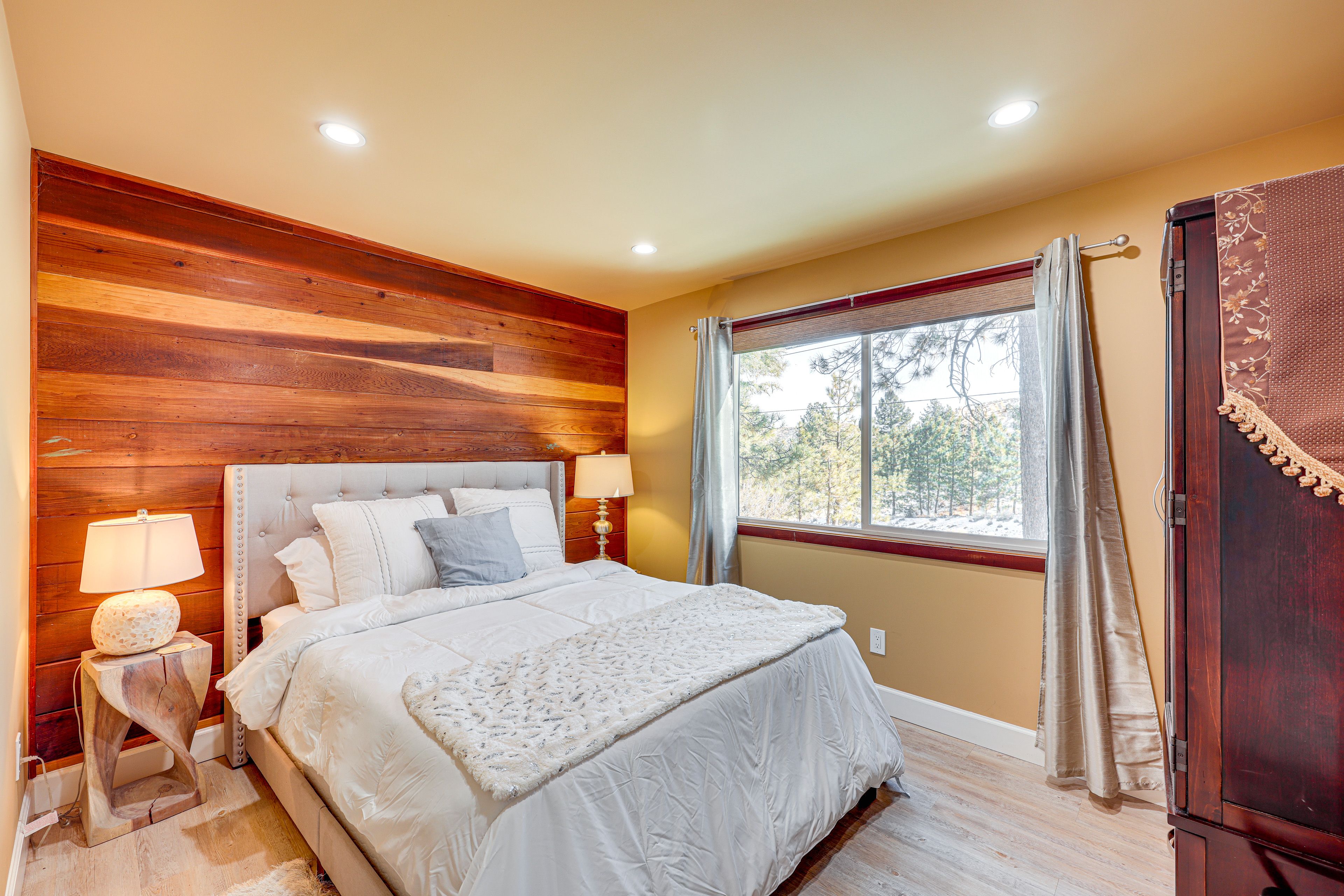 Bedroom 2 | Queen Bed | Main Level