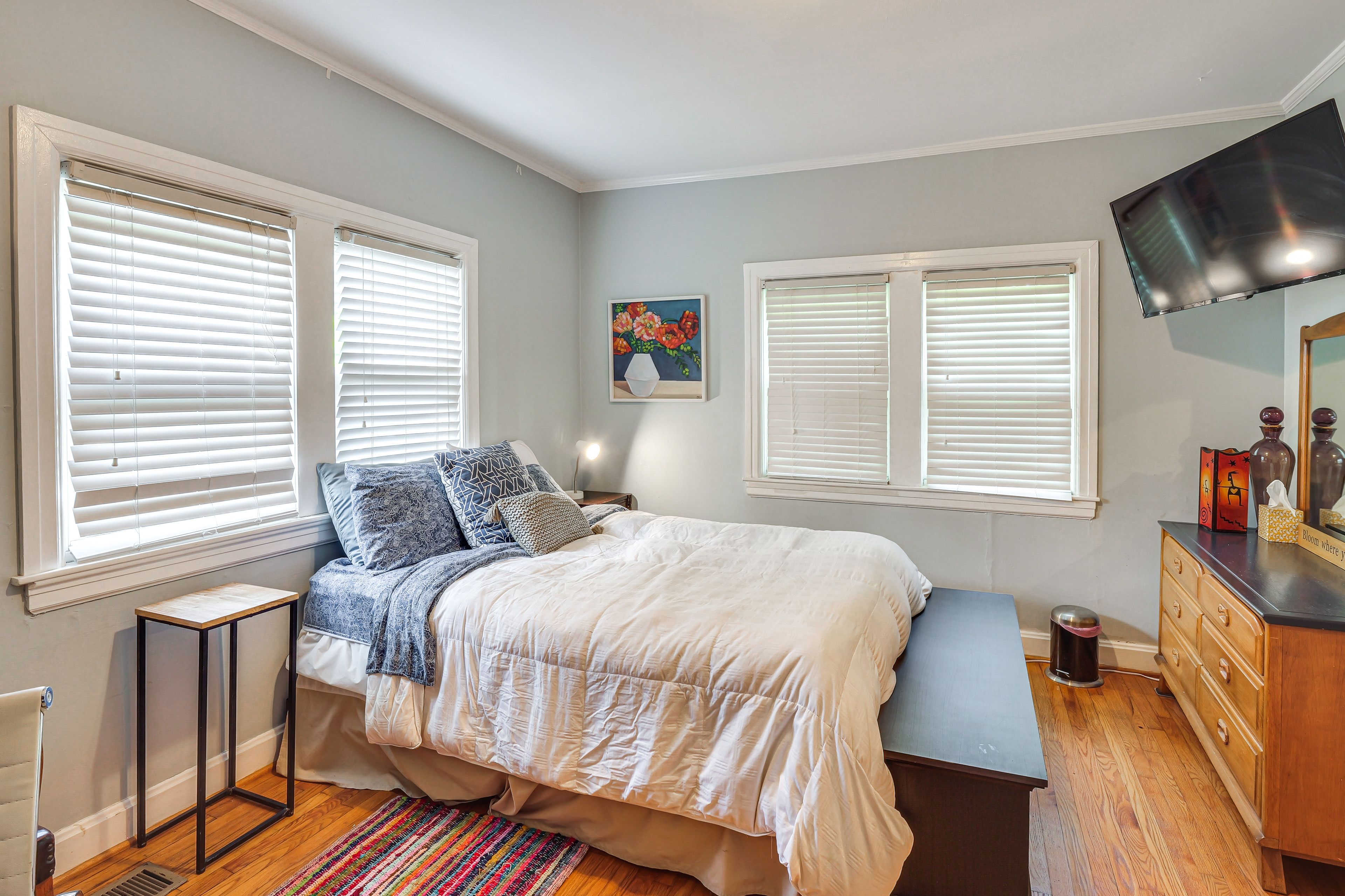 Bedroom 1 | Queen Bed | Linens Provided | Smart TV | Desk