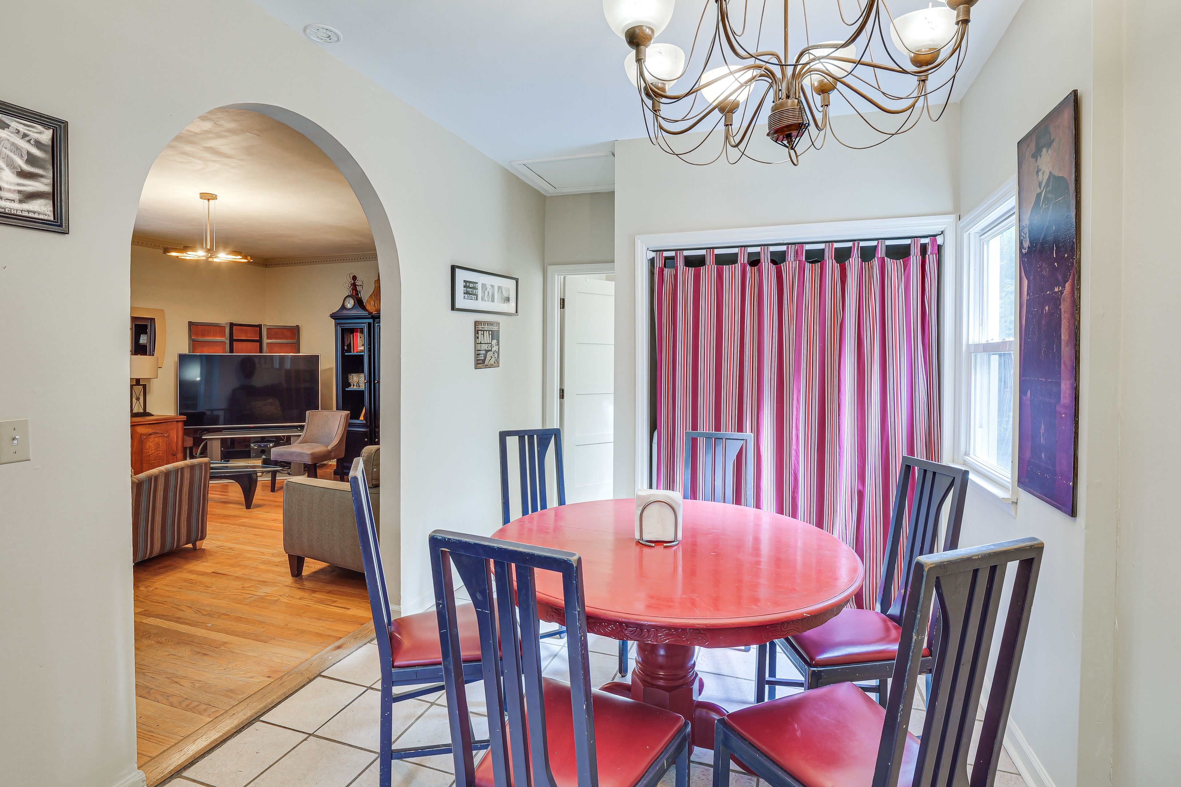 Dining Area | Dishware & Flatware