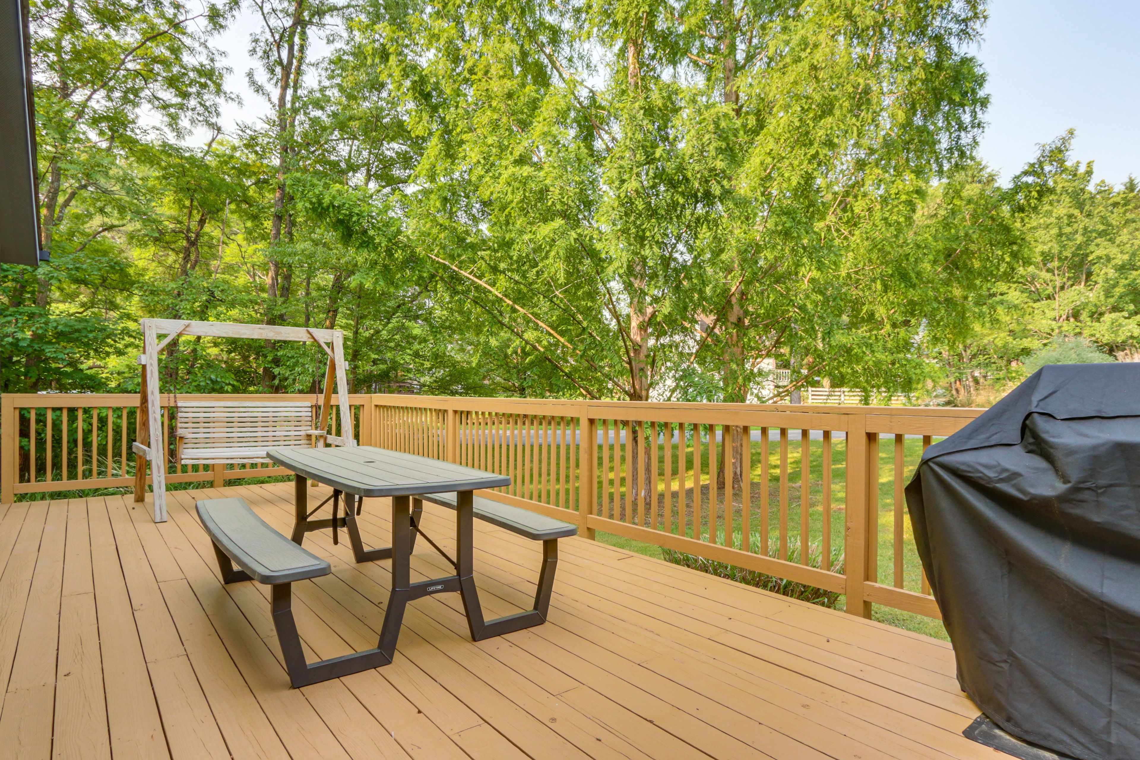 Deck | Picnic Area | Gas Grill
