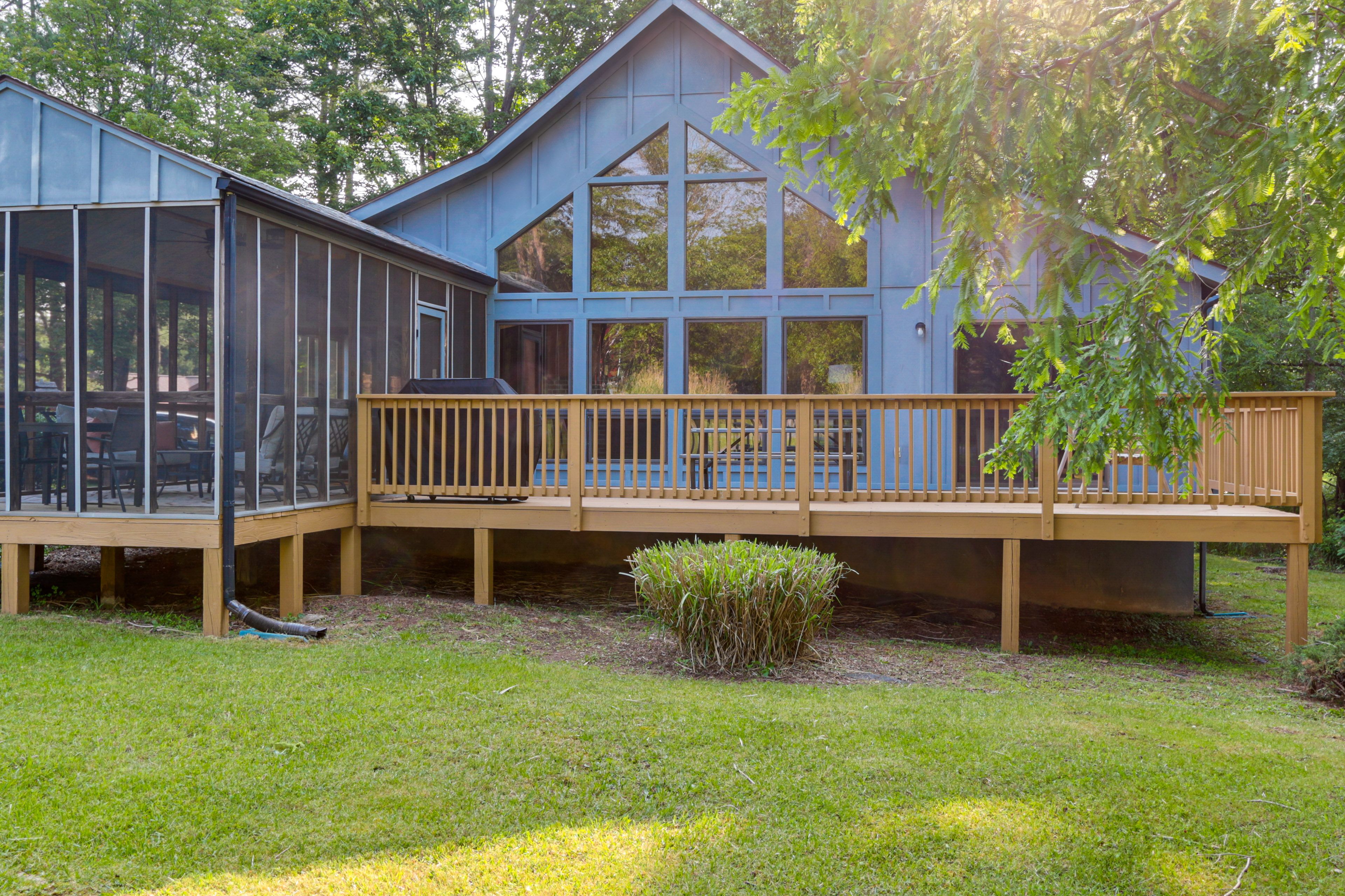 Exterior | Gravel Driveway (3 Vehicles)