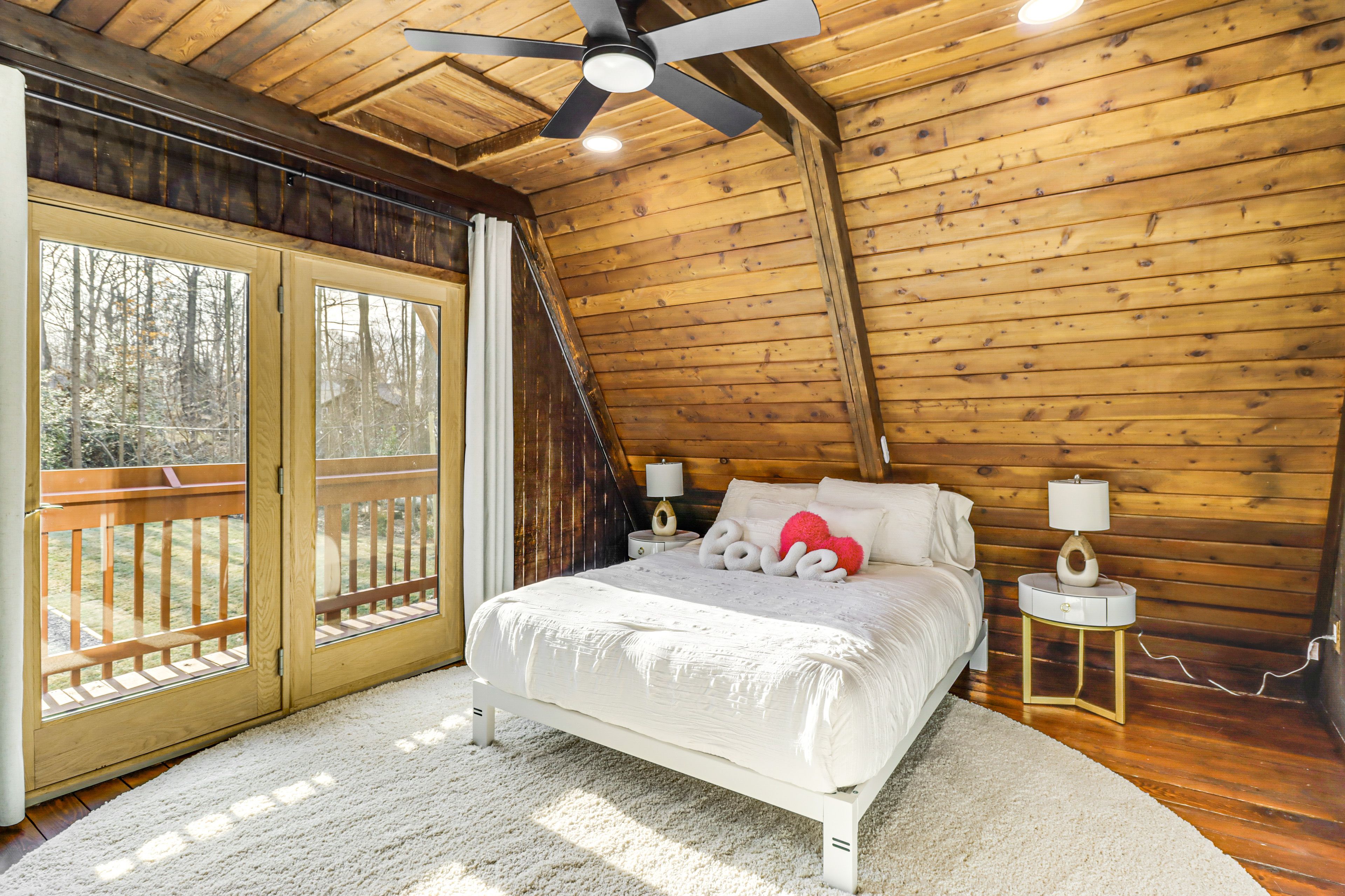 Bedroom 2 | 2nd Floor | Queen Bed | Linens Provided