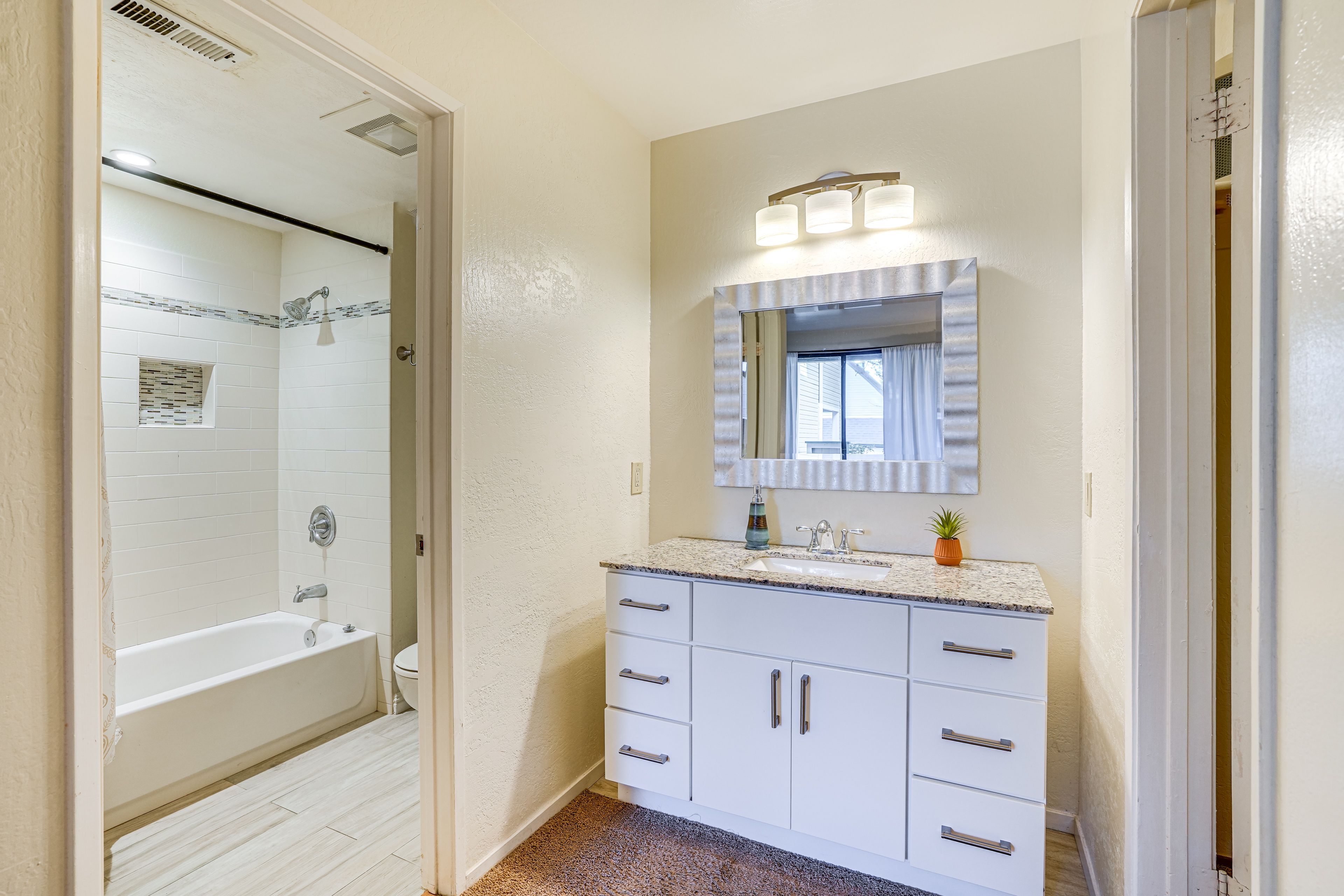 Bathroom | Towels Provided