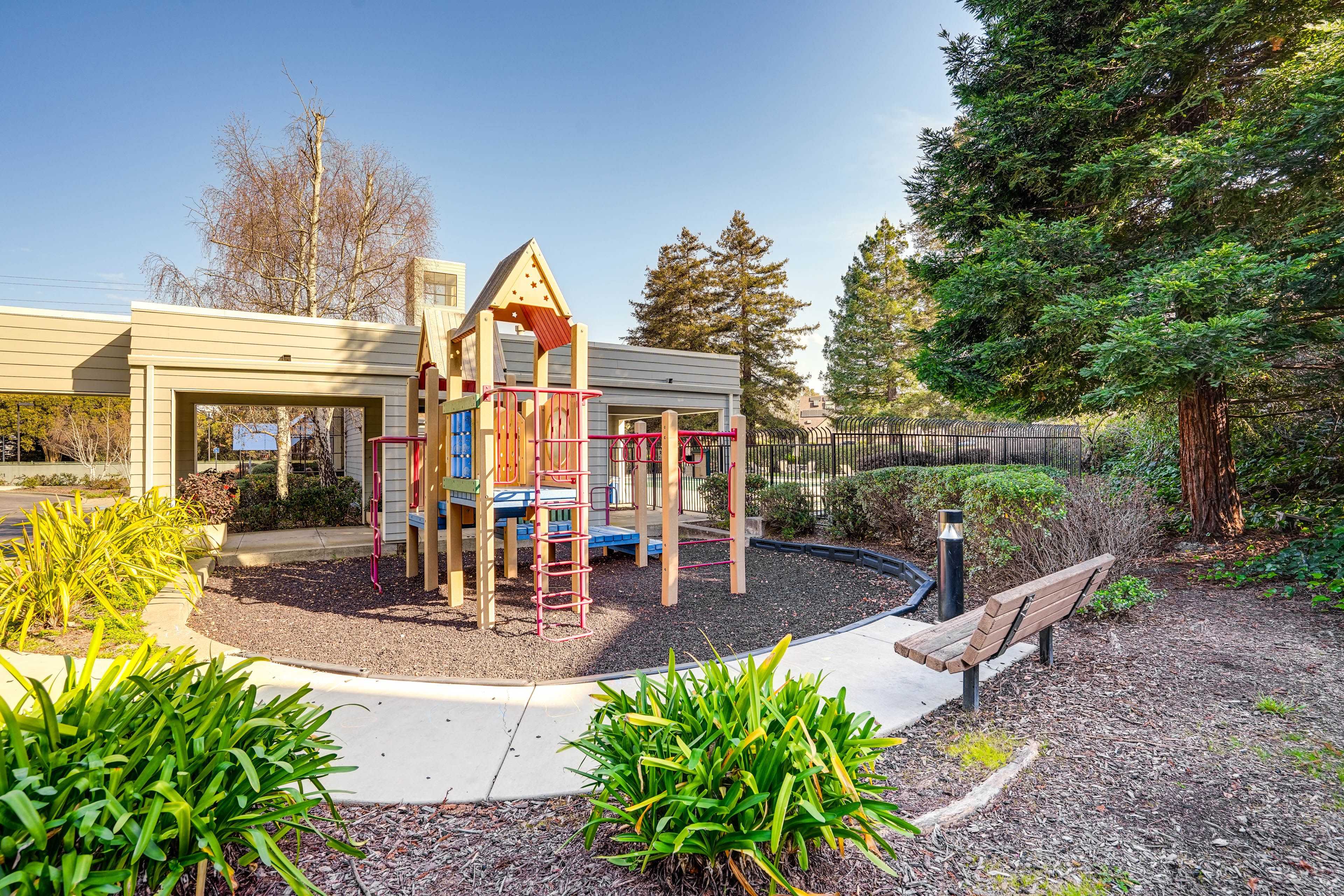 Community Amenities | Hilltop Village