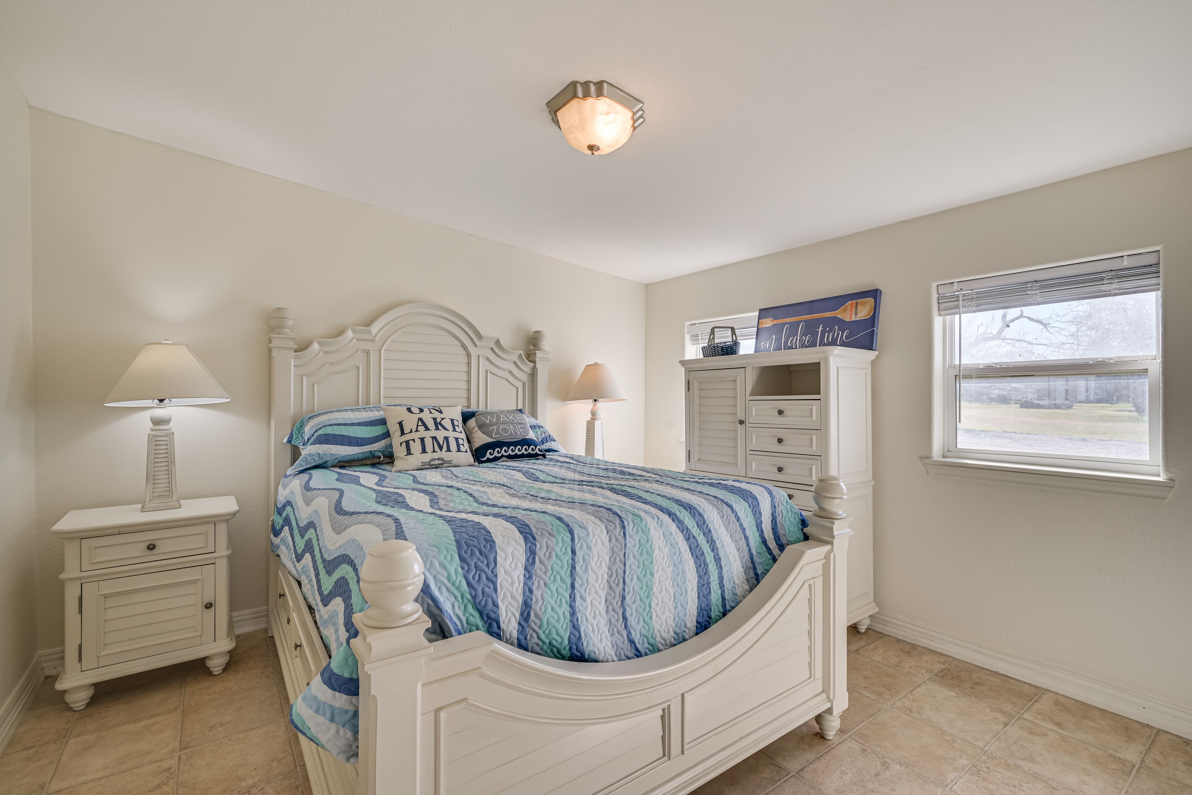 Bedroom 2 | Queen Bed