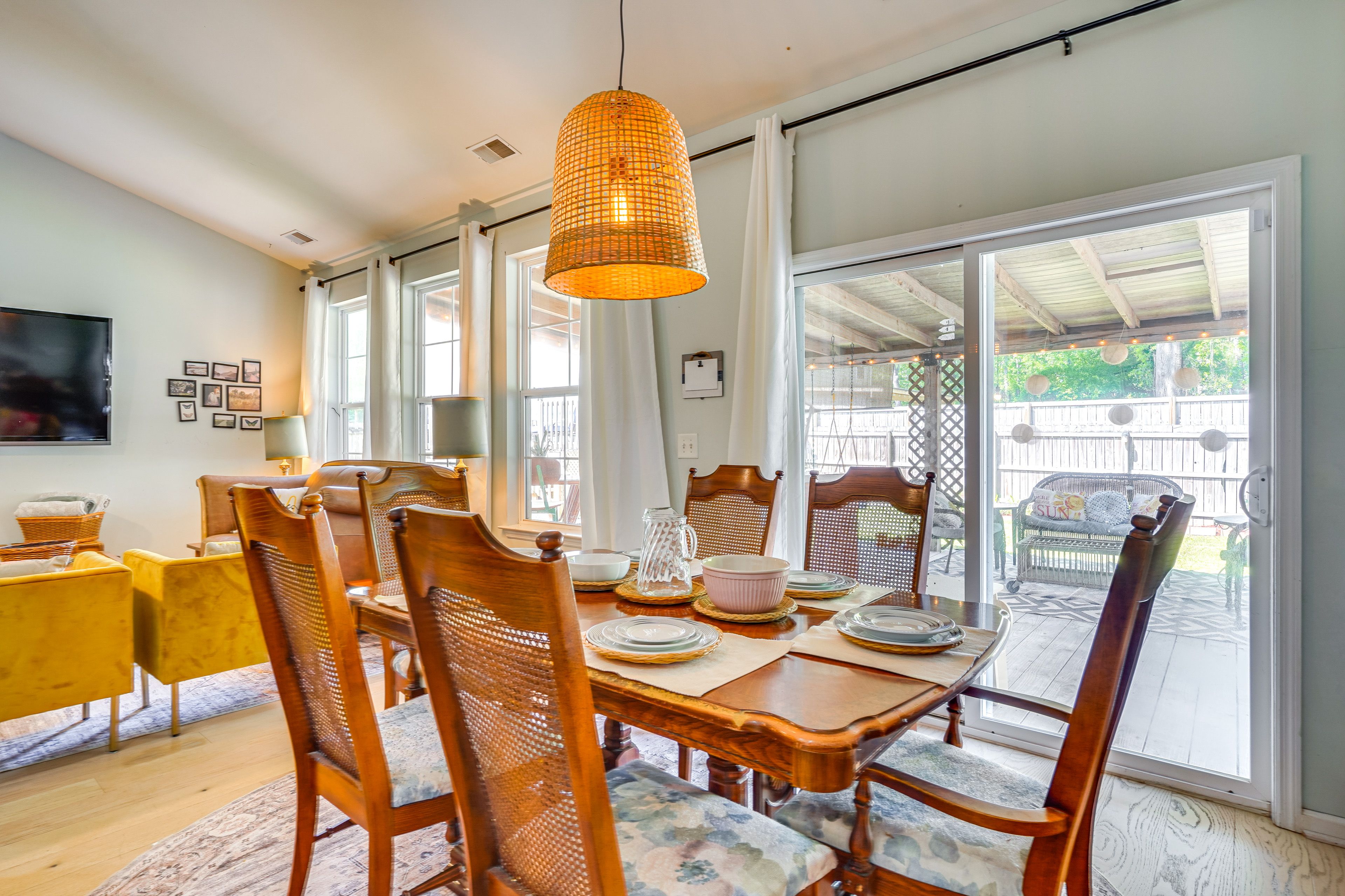 Dining Area | 1st Floor