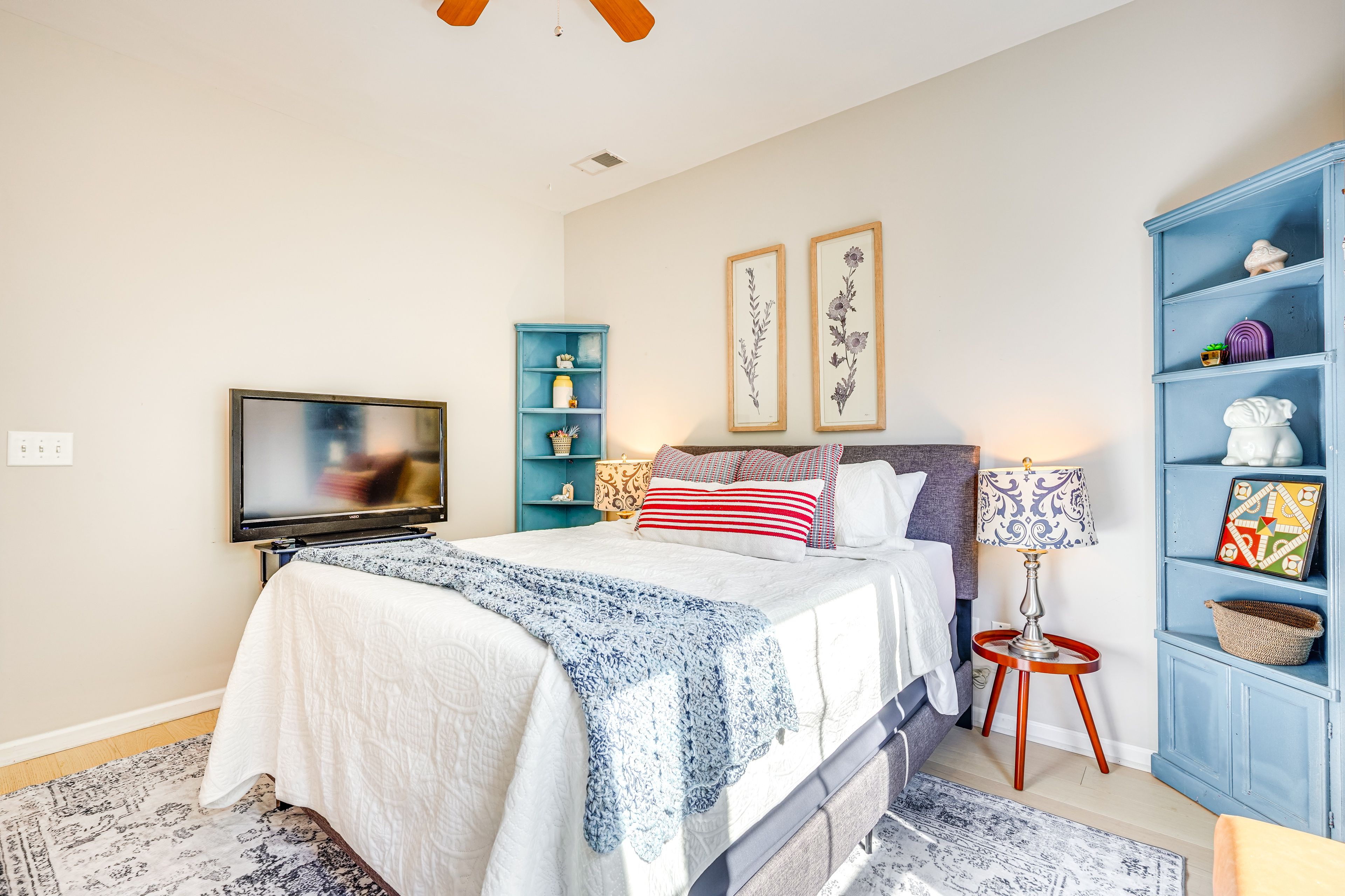 Bedroom 2 | Queen Bed | 1st Floor