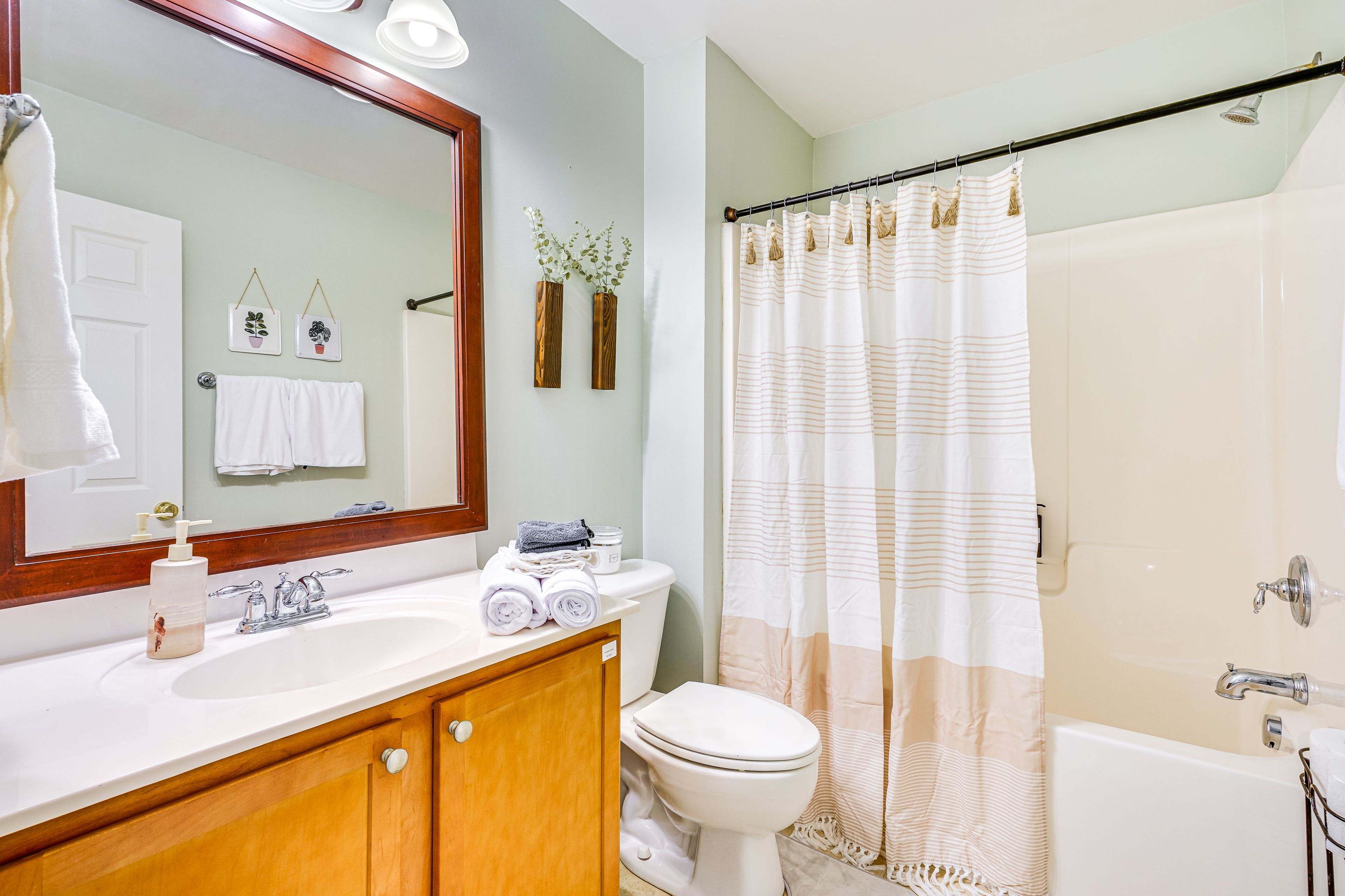 Bathroom | 2nd Floor