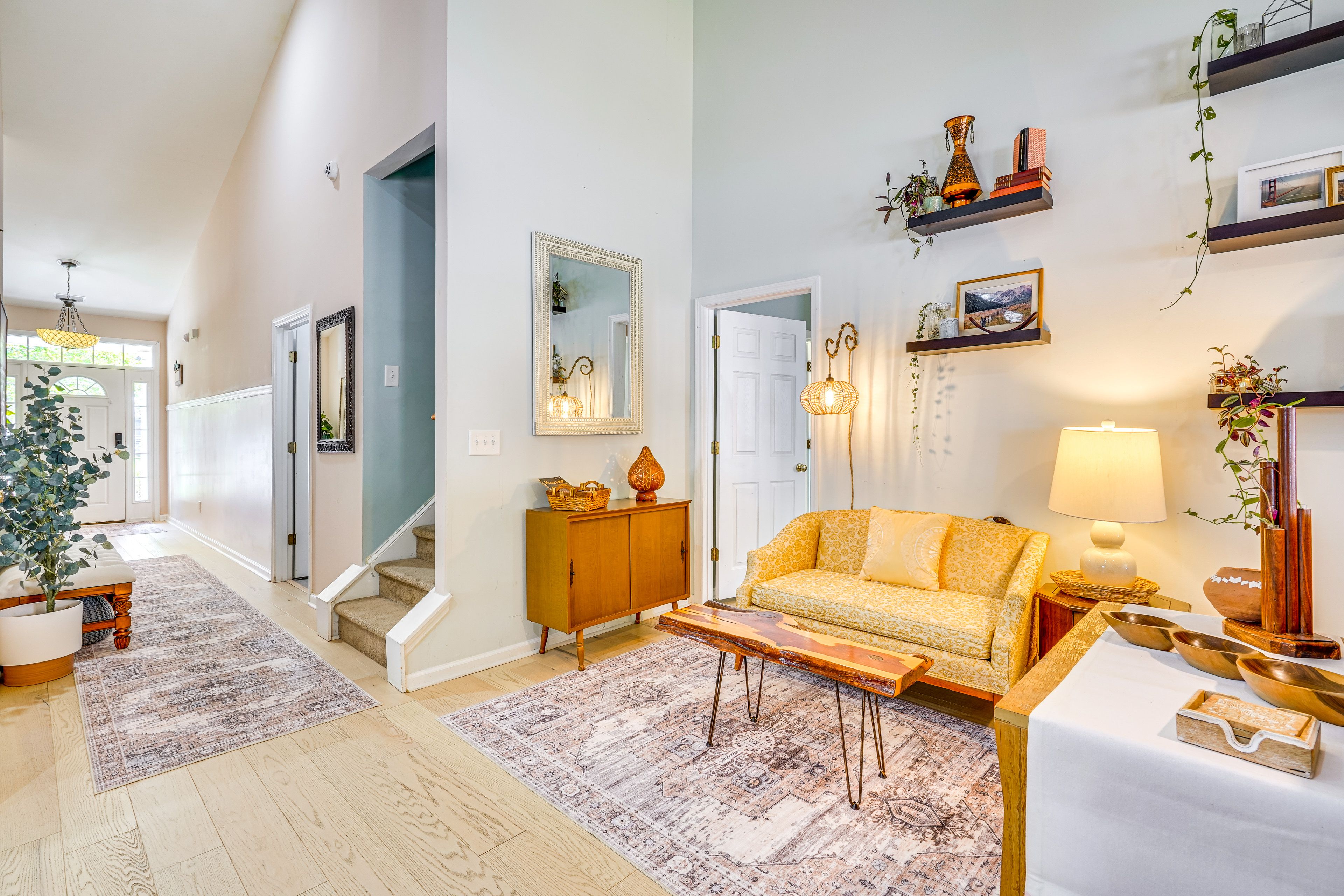 Sitting Area | 1st Floor