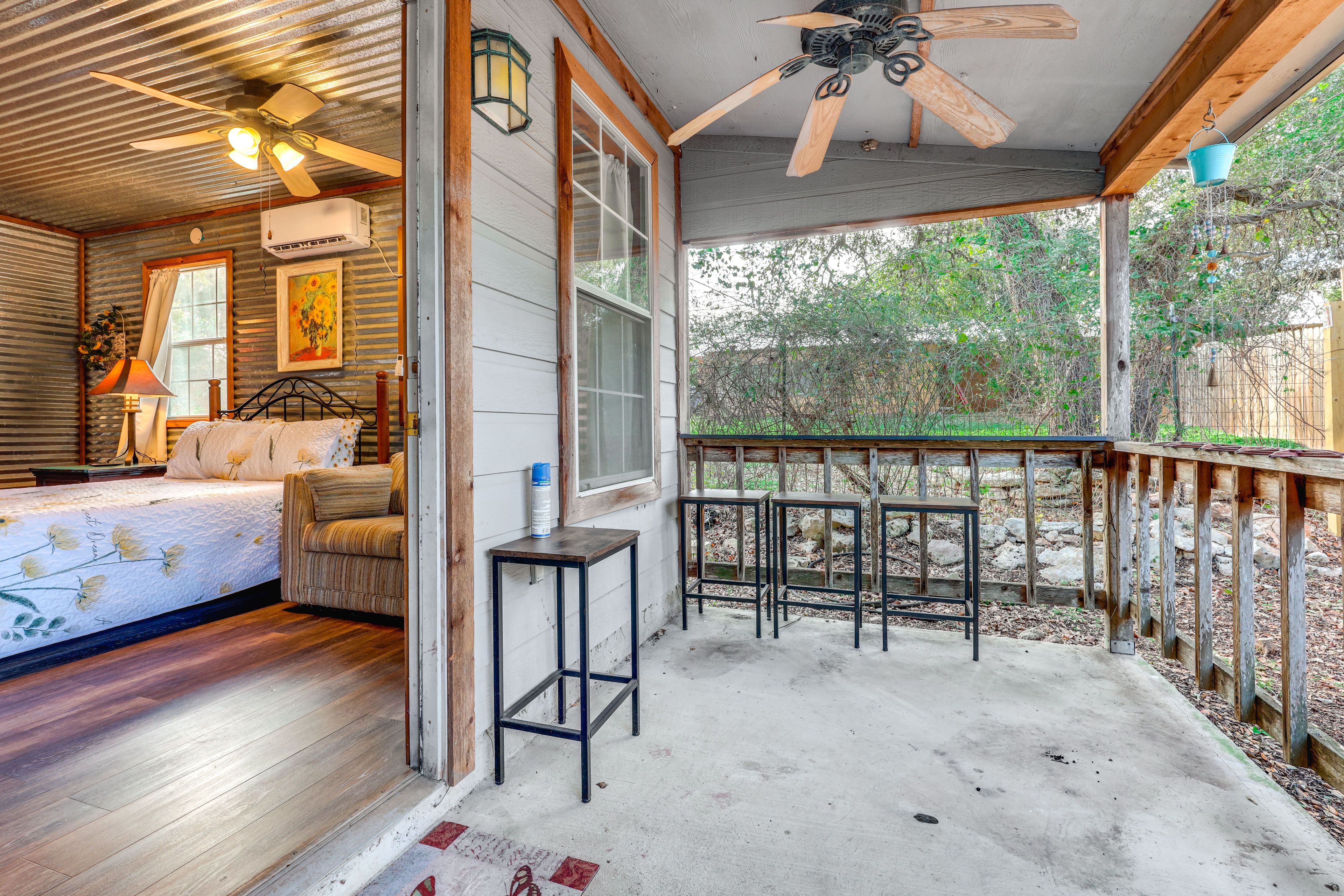 Private Patio | Charcoal Grill