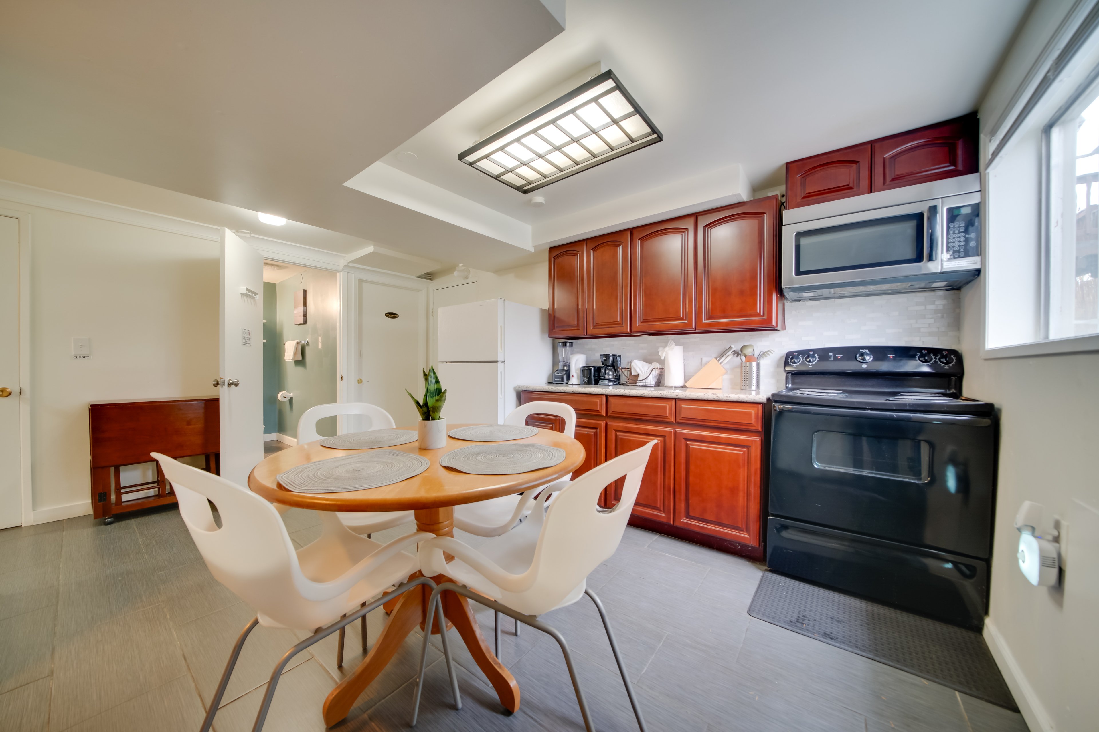 Interior | Central Heating & A/C | In-Unit Laundry