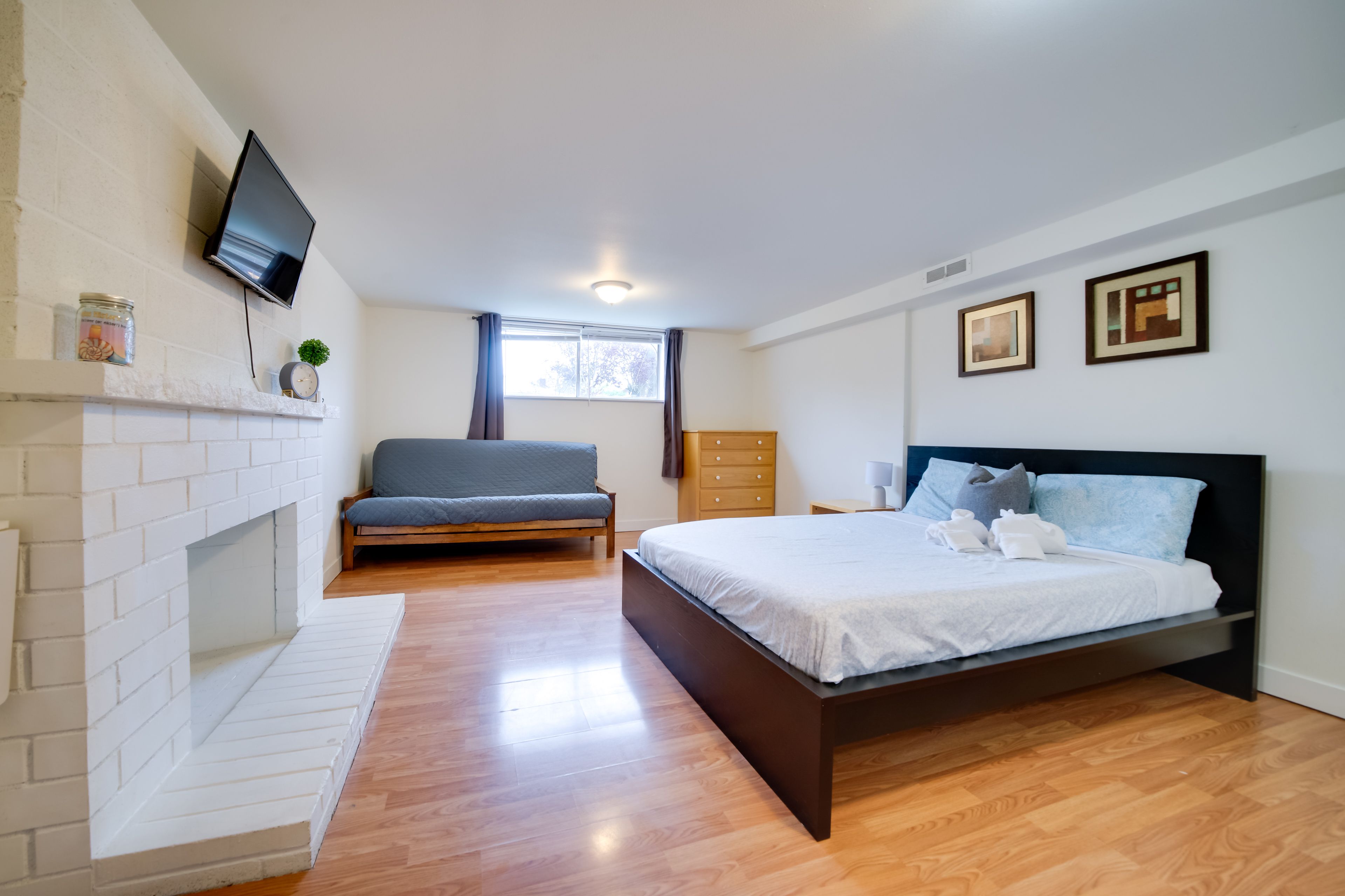 Bedroom 2 | Queen Bed | Full Futon | Smart TV