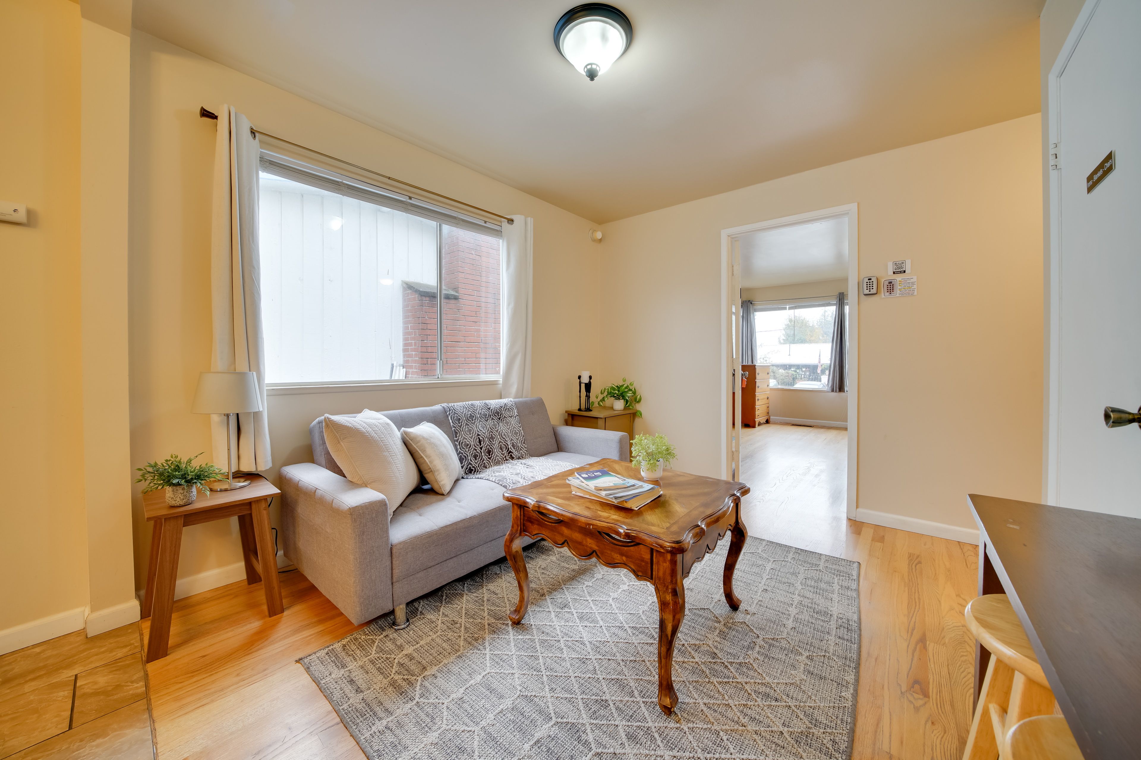 Living Room | Twin Futon | Free WiFi