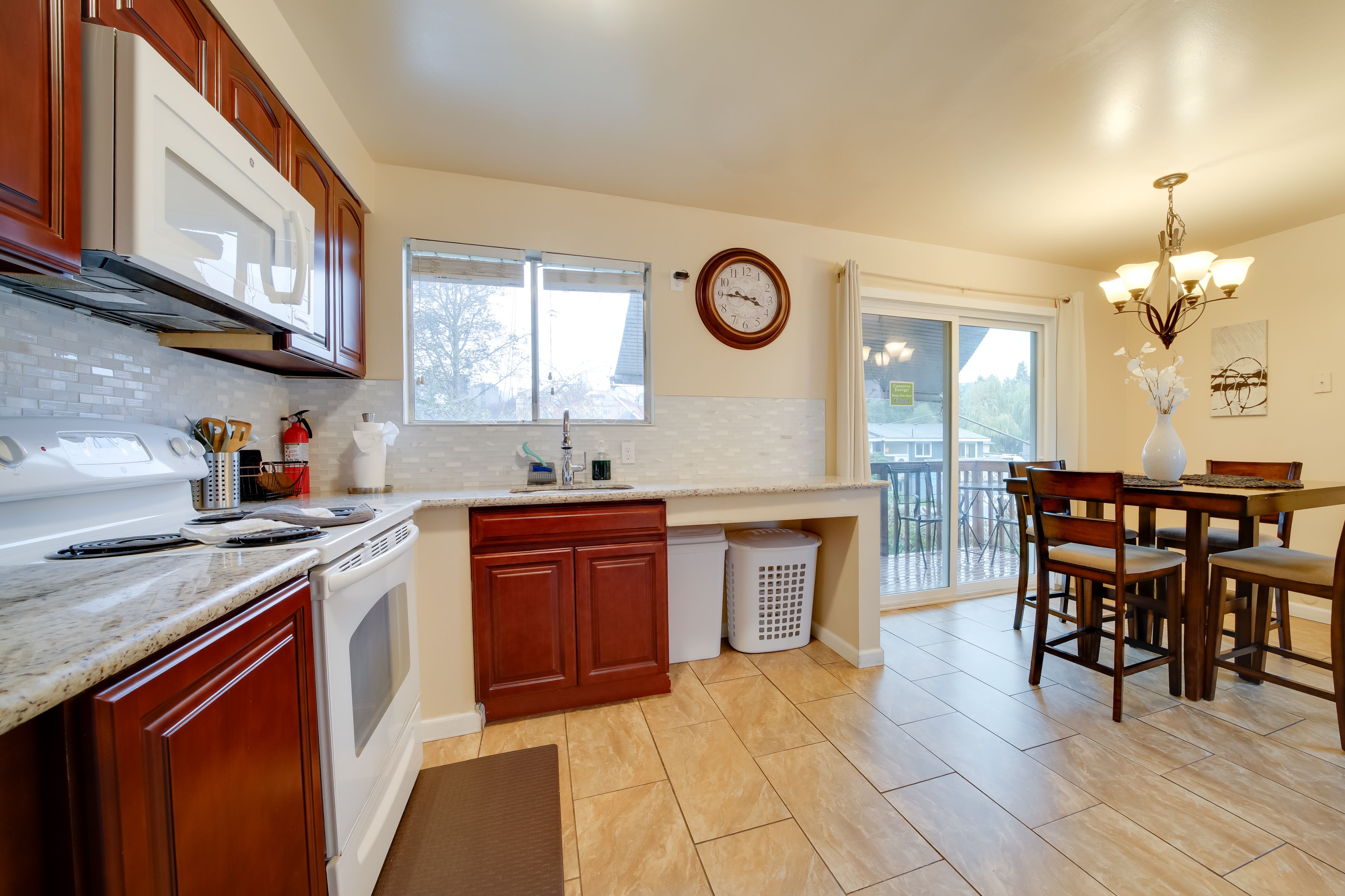 Kitchen | Drip Coffee Maker | Blender | Toaster | Cooking Basics