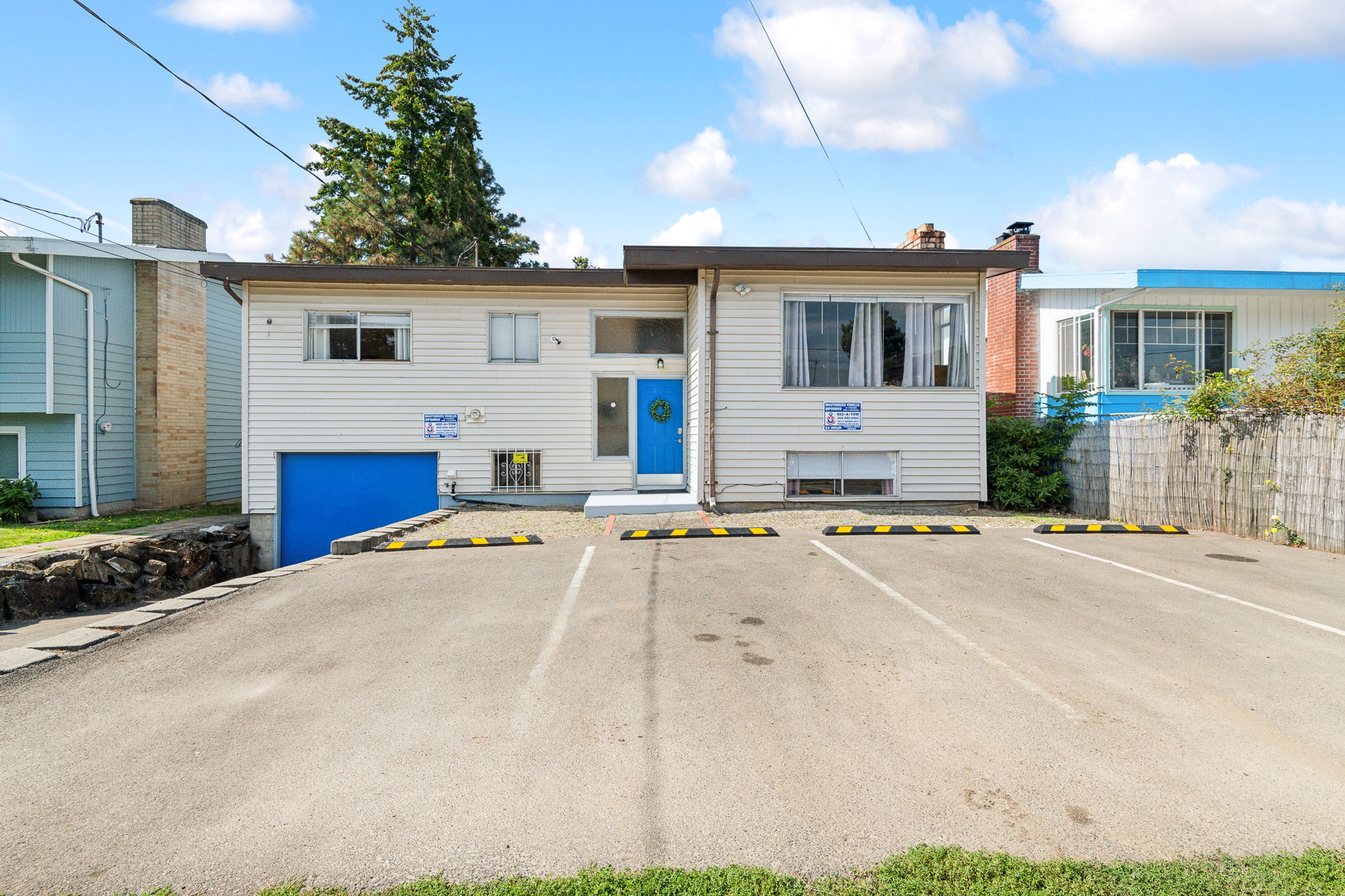 Property Exterior | 2nd-Floor Apartment