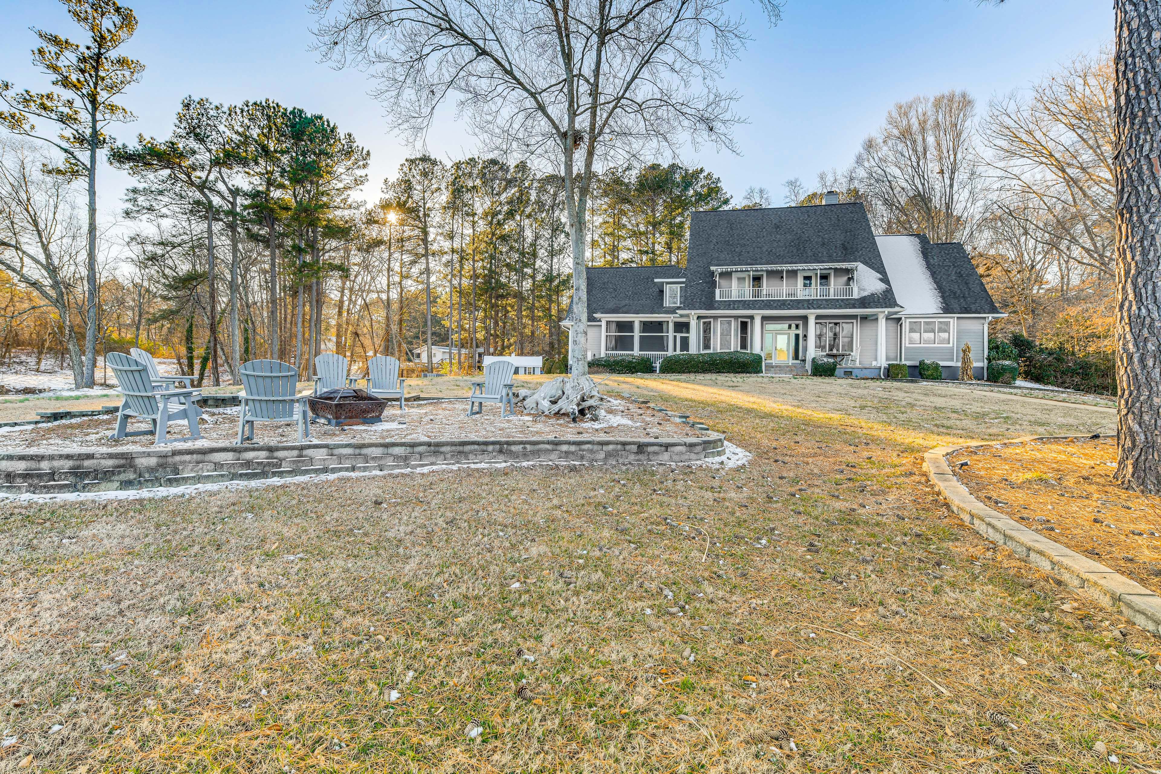 Private Backyard | Fire Pit