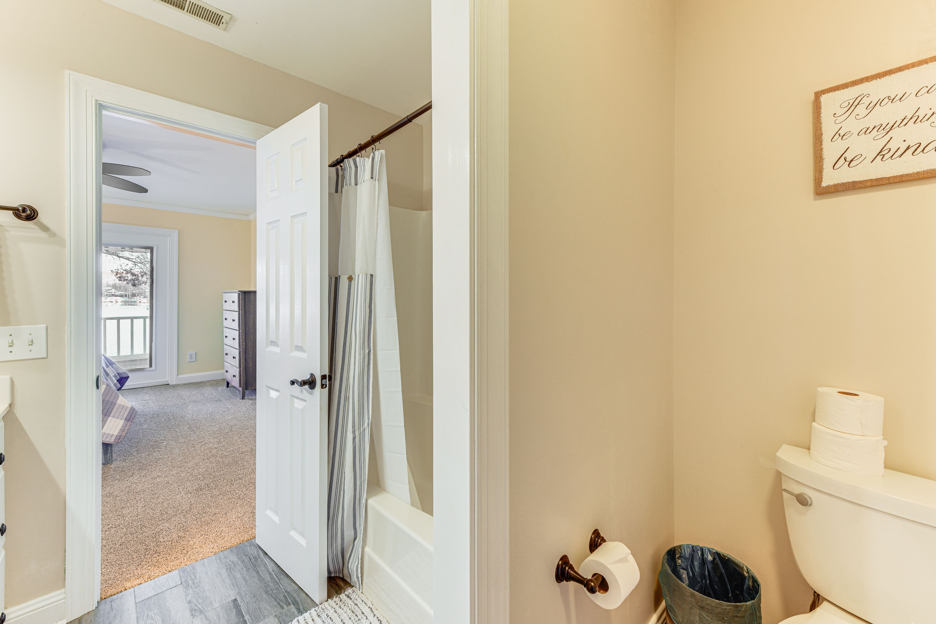 Jack 'n Jill Bathroom | 2nd Floor