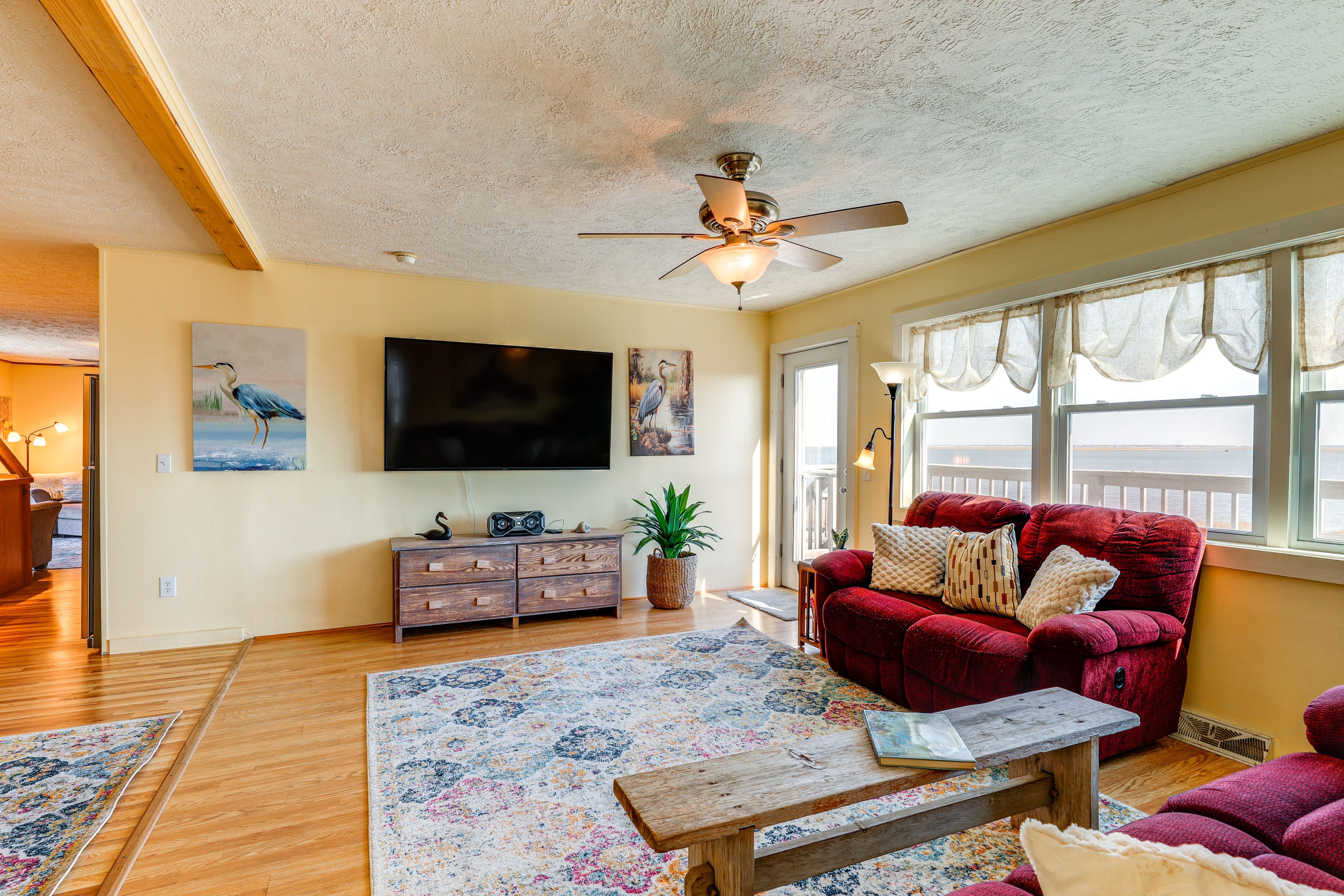 Living Room | Central A/C & Heating