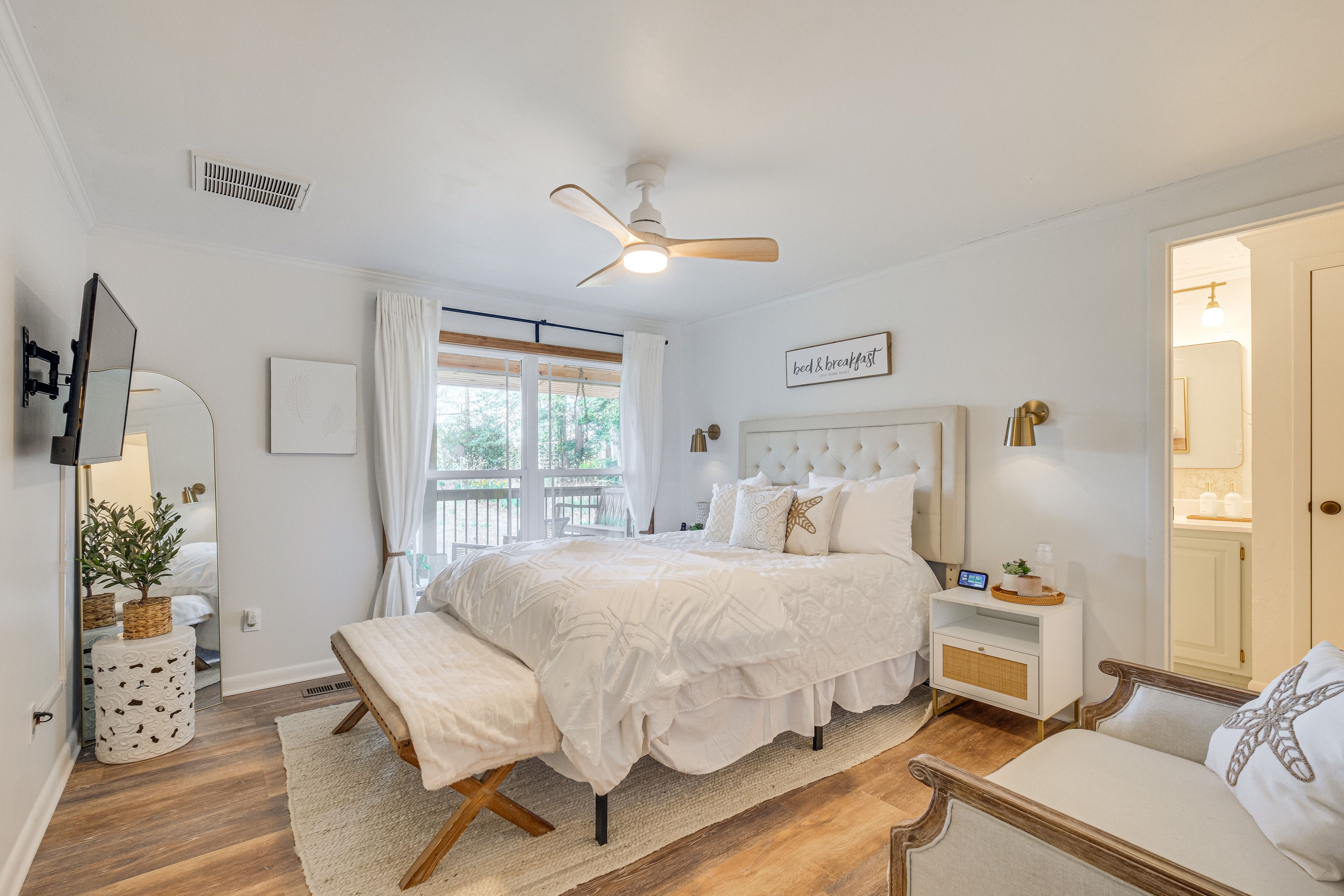 Bedroom 3 (Suite) | Queen Bed | Deck Access | 1st Floor