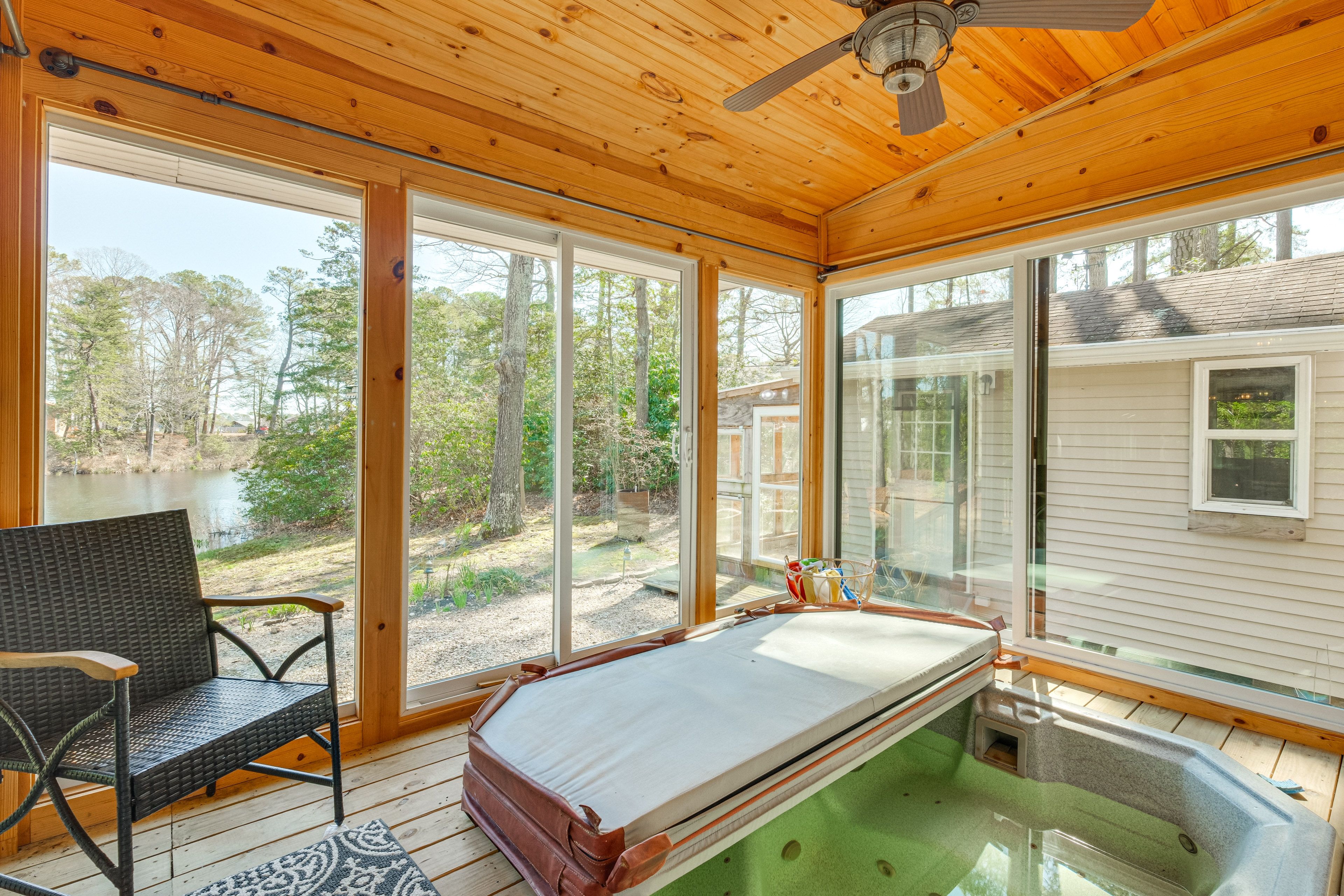 Sunroom 2 | Hot Tub