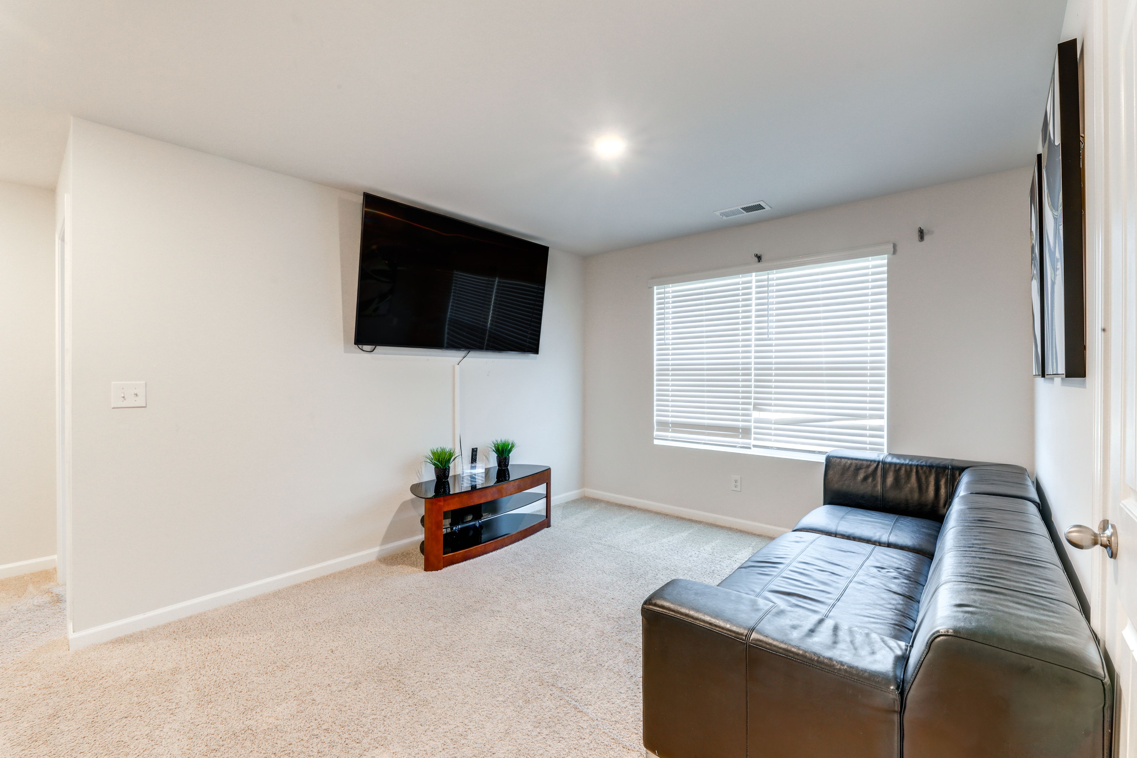 Living Room | 2nd Floor