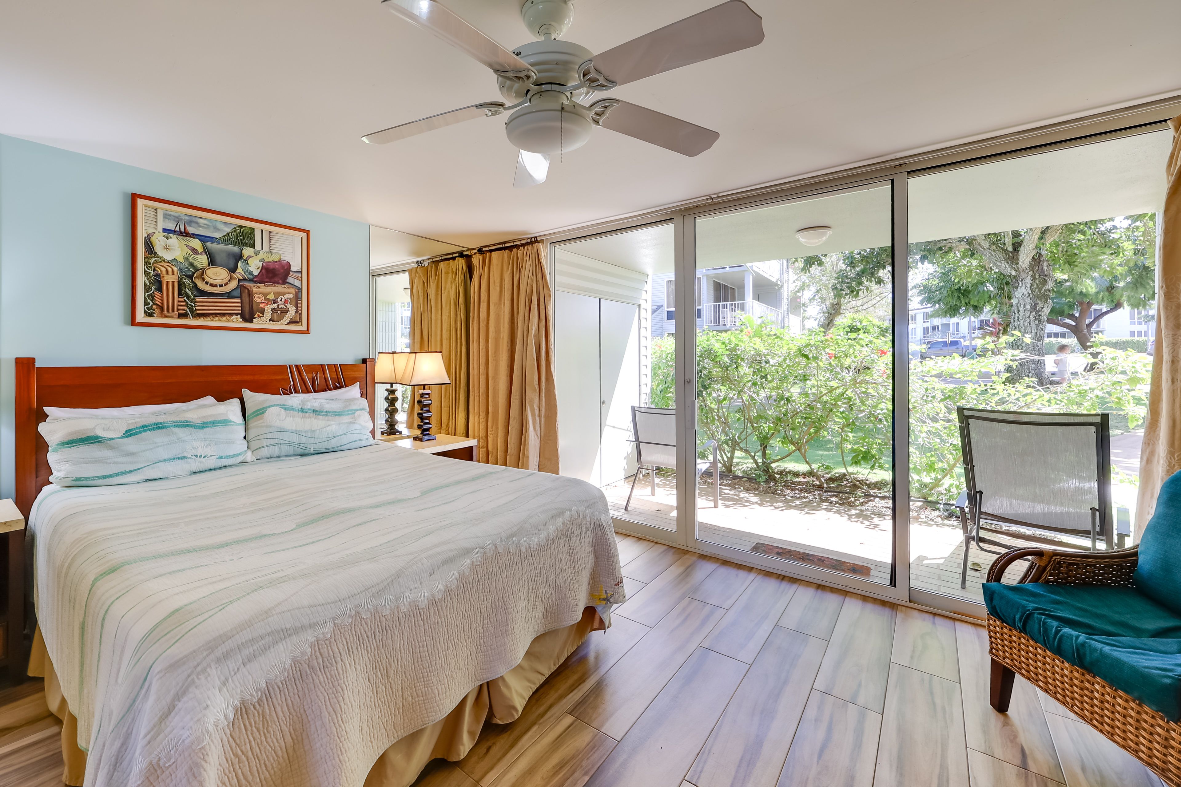 Bedroom | California King Bed | En-Suite Bathroom