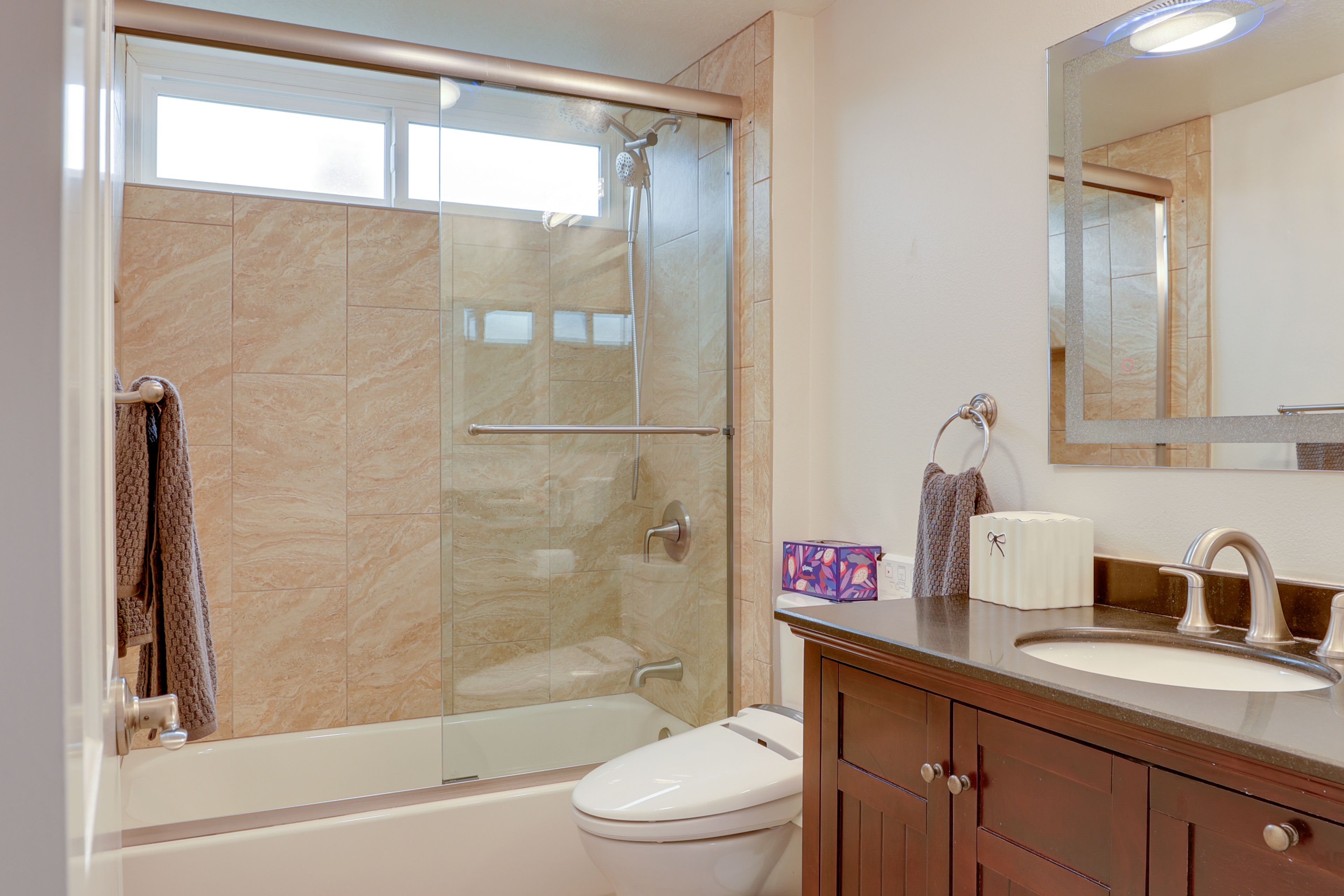 Full Bathroom | 2nd Floor | Shower/Tub Combo