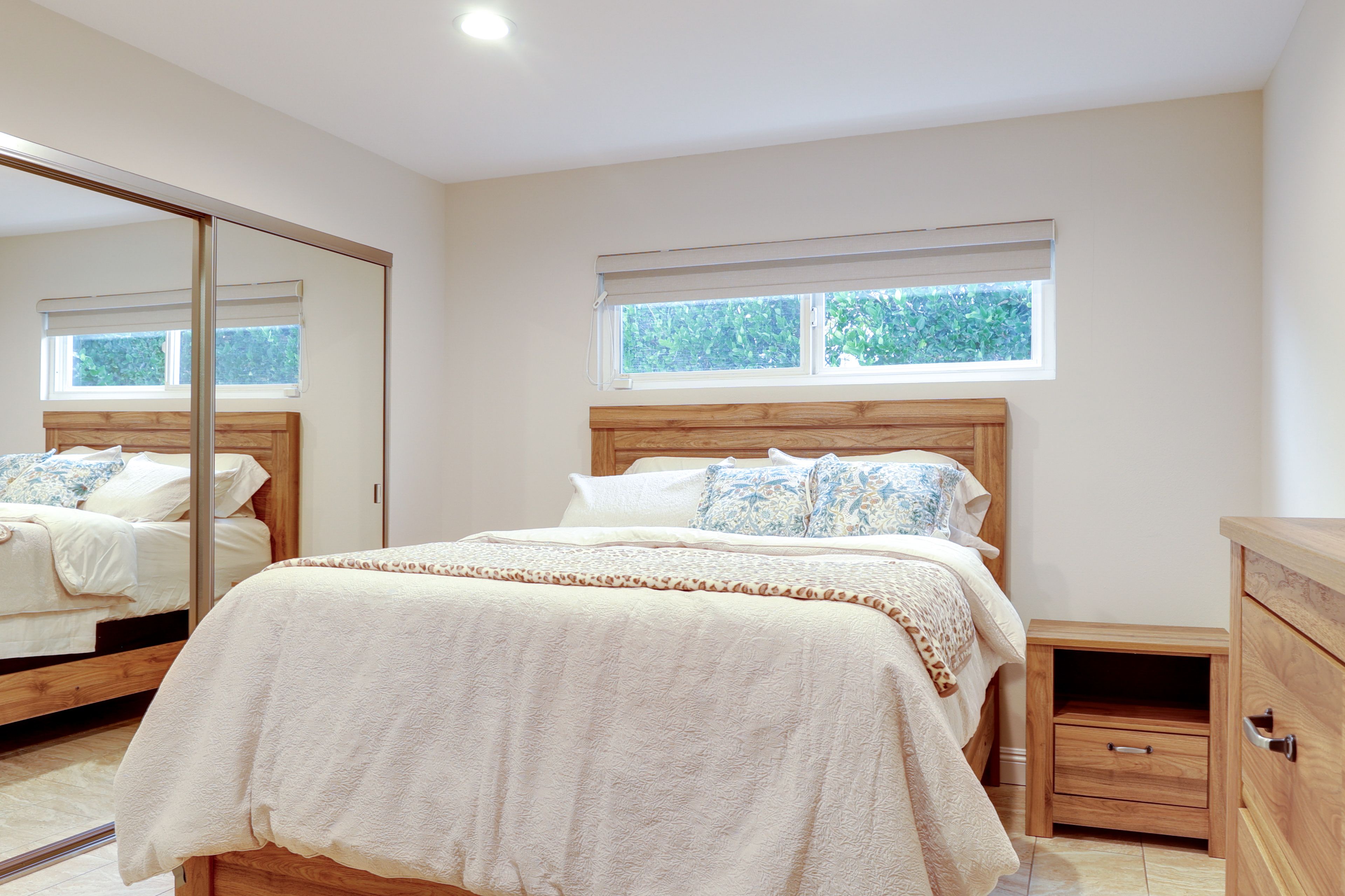 Bedroom 4 | Queen Bed | 1st Floor
