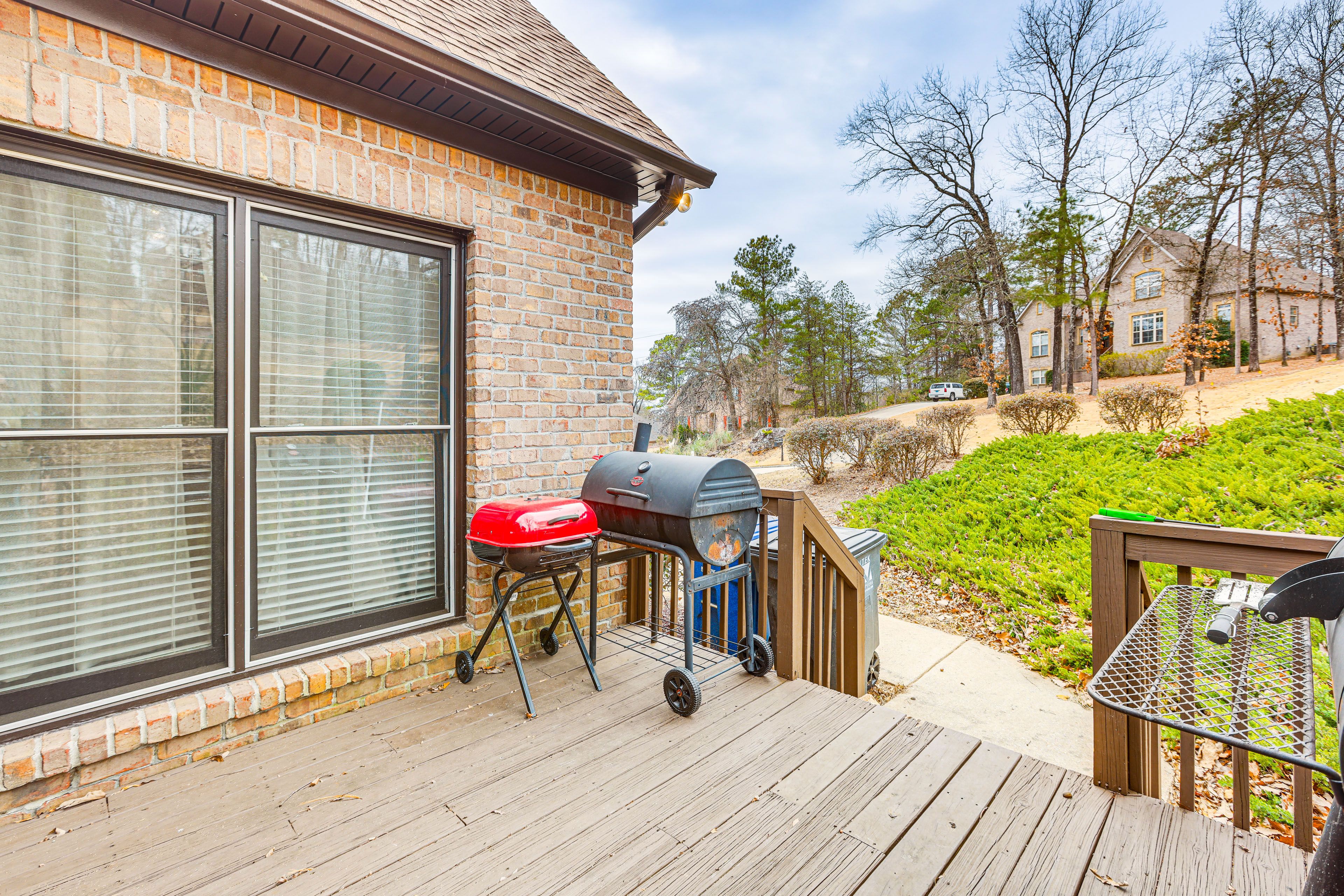 Deck | Charcoal Grills