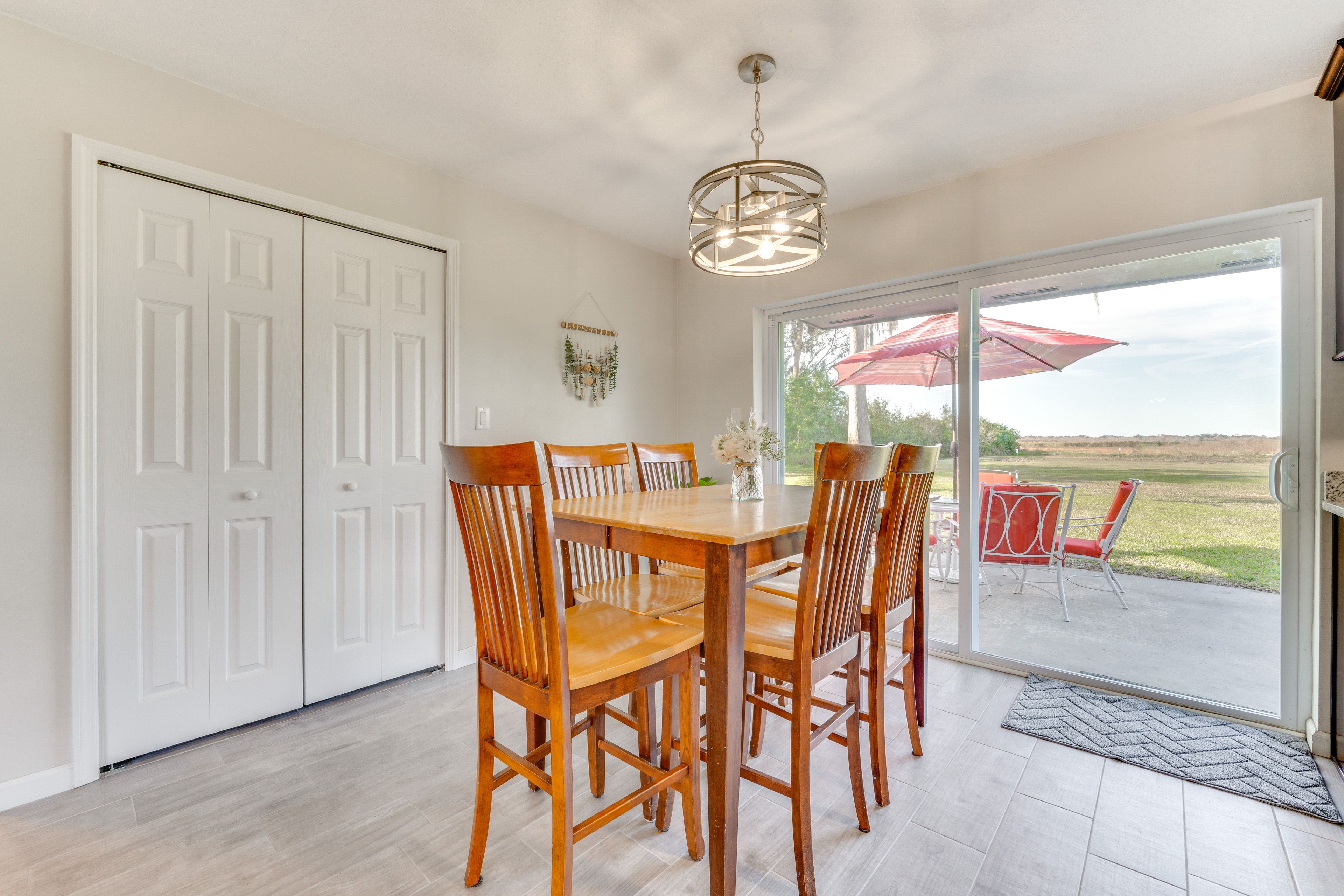 Dining Area | Dishware & Flatware
