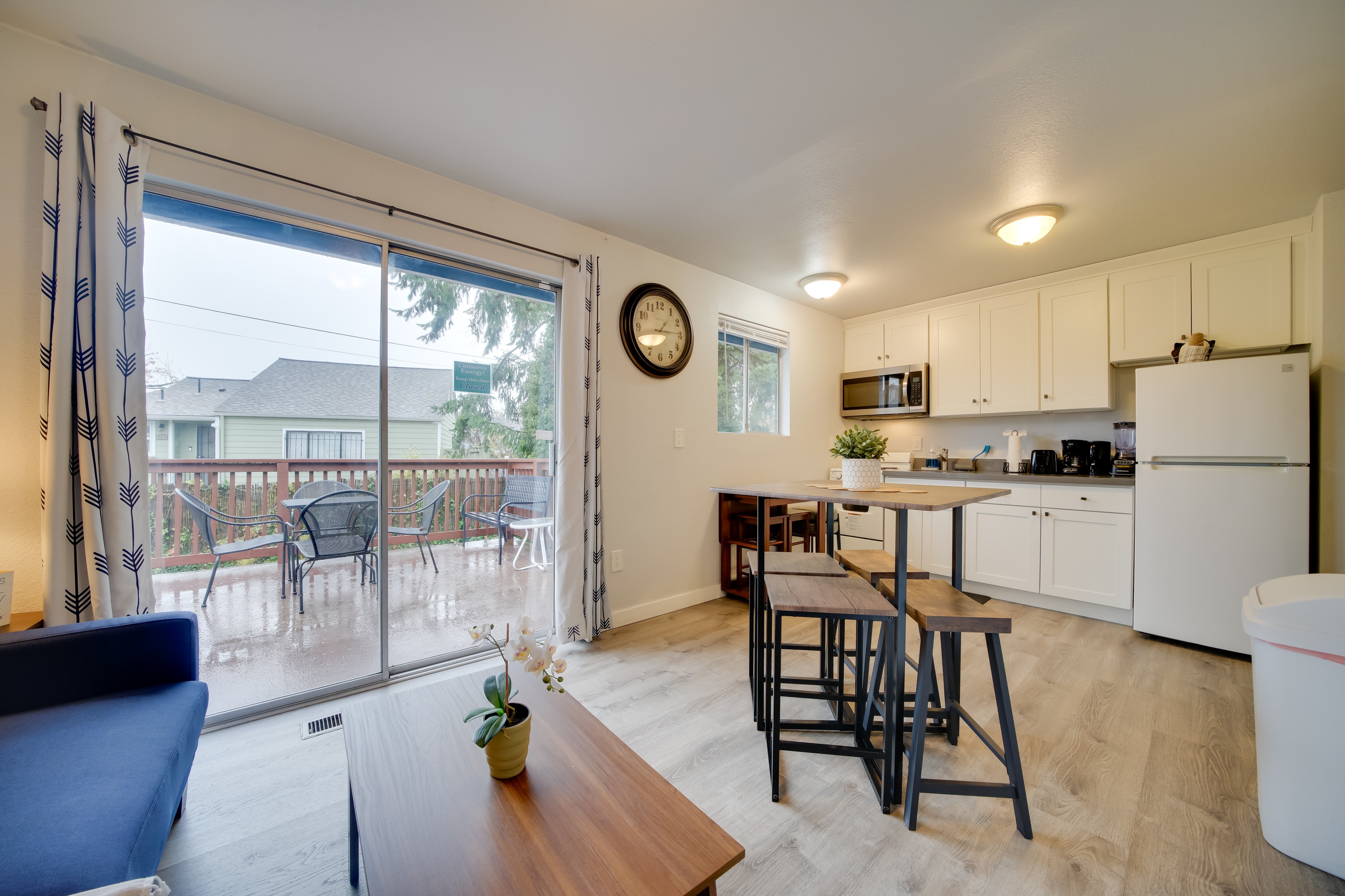 Seattle Vacation Rental | 3BR | 3BA | 850 Sq Ft | Stairs Required