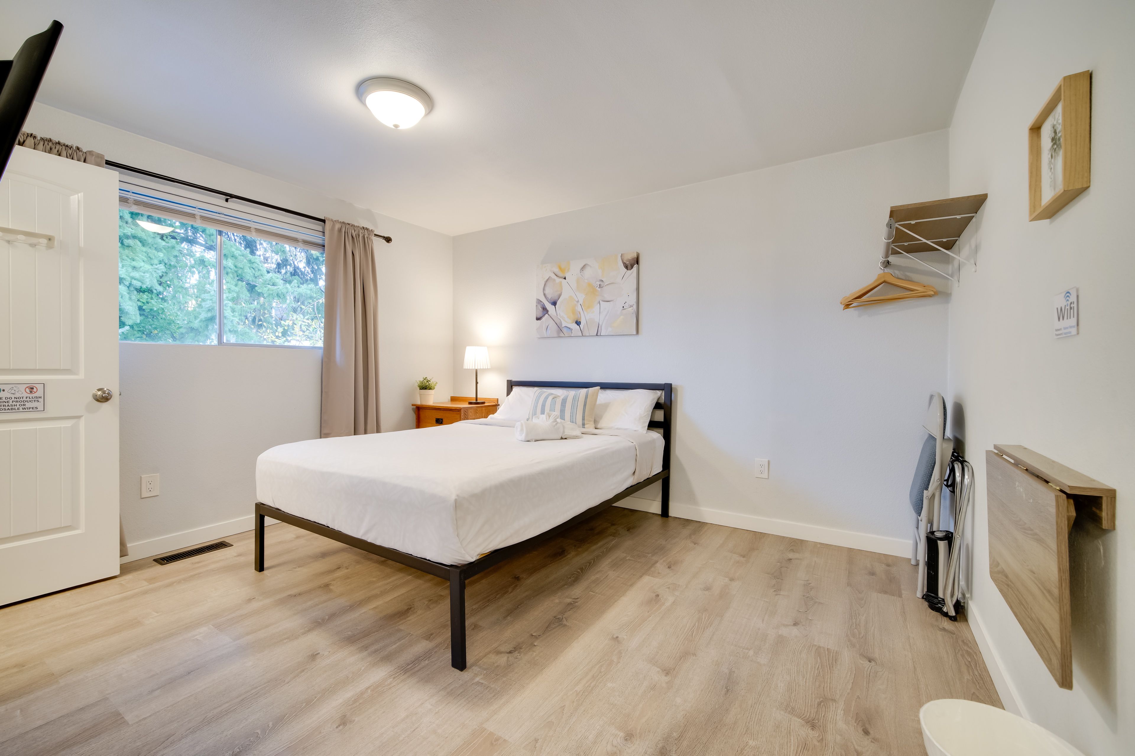 Bedroom 3 | Queen Bed