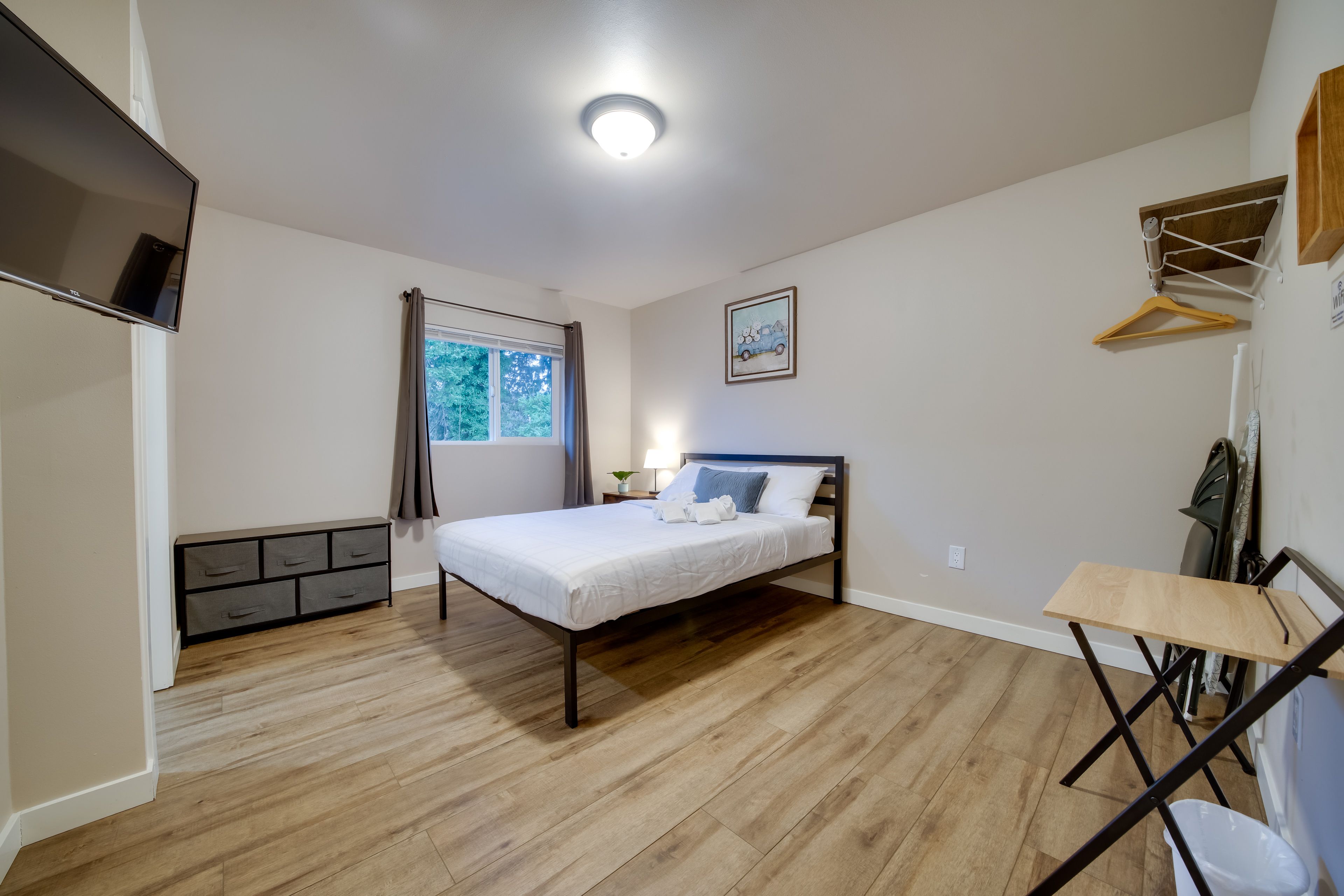 Bedroom 3 | Queen Bed | Twin Folding Cot | Smart TV