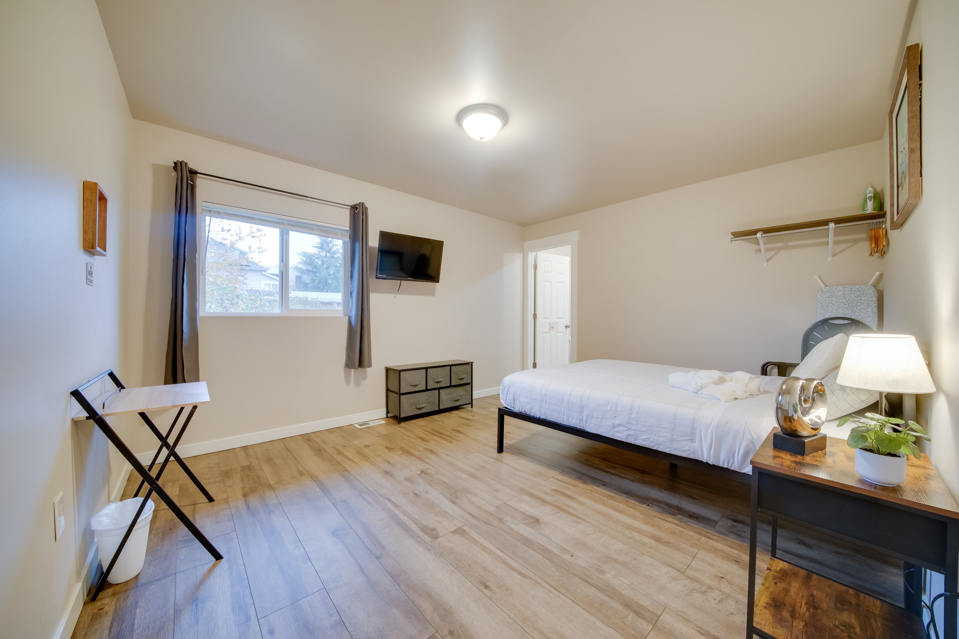 Bedroom 2 | Queen Bed | Twin Folding Cot | Smart TV