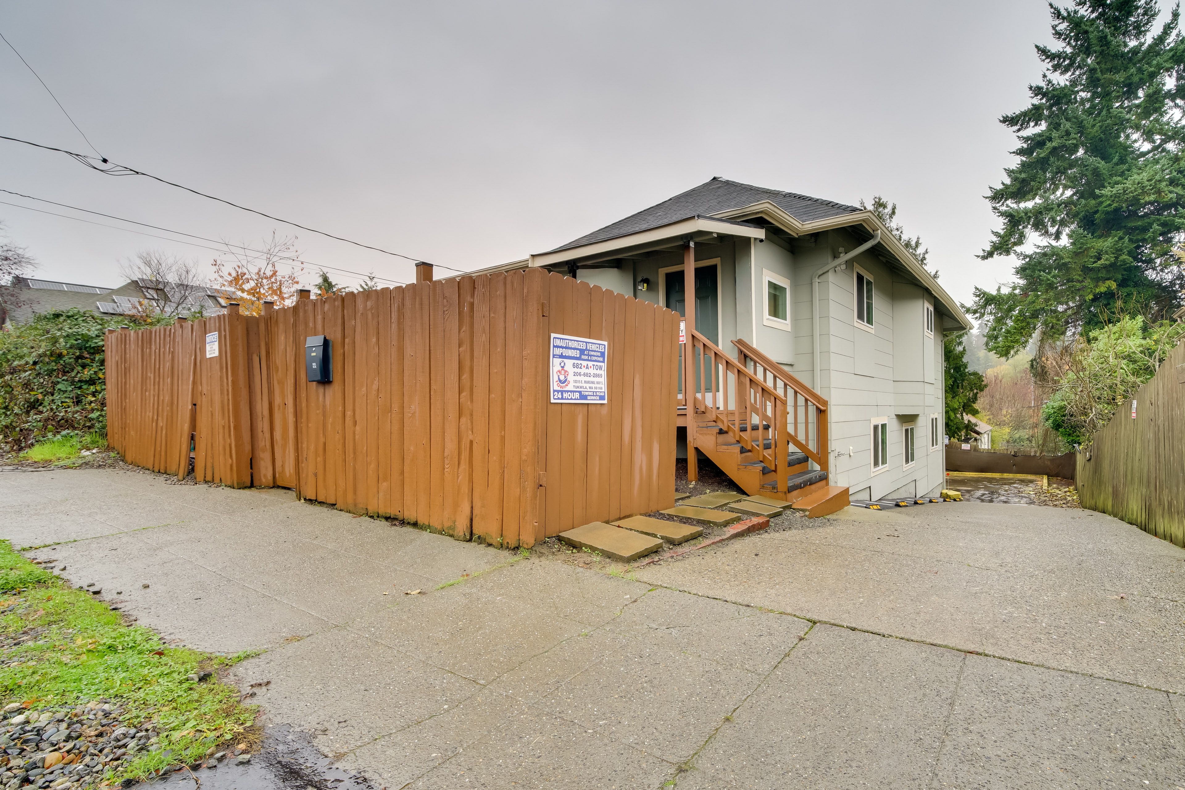 Exterior | 1st-Floor Apartment Unit | 4 Mi to the University of Washington