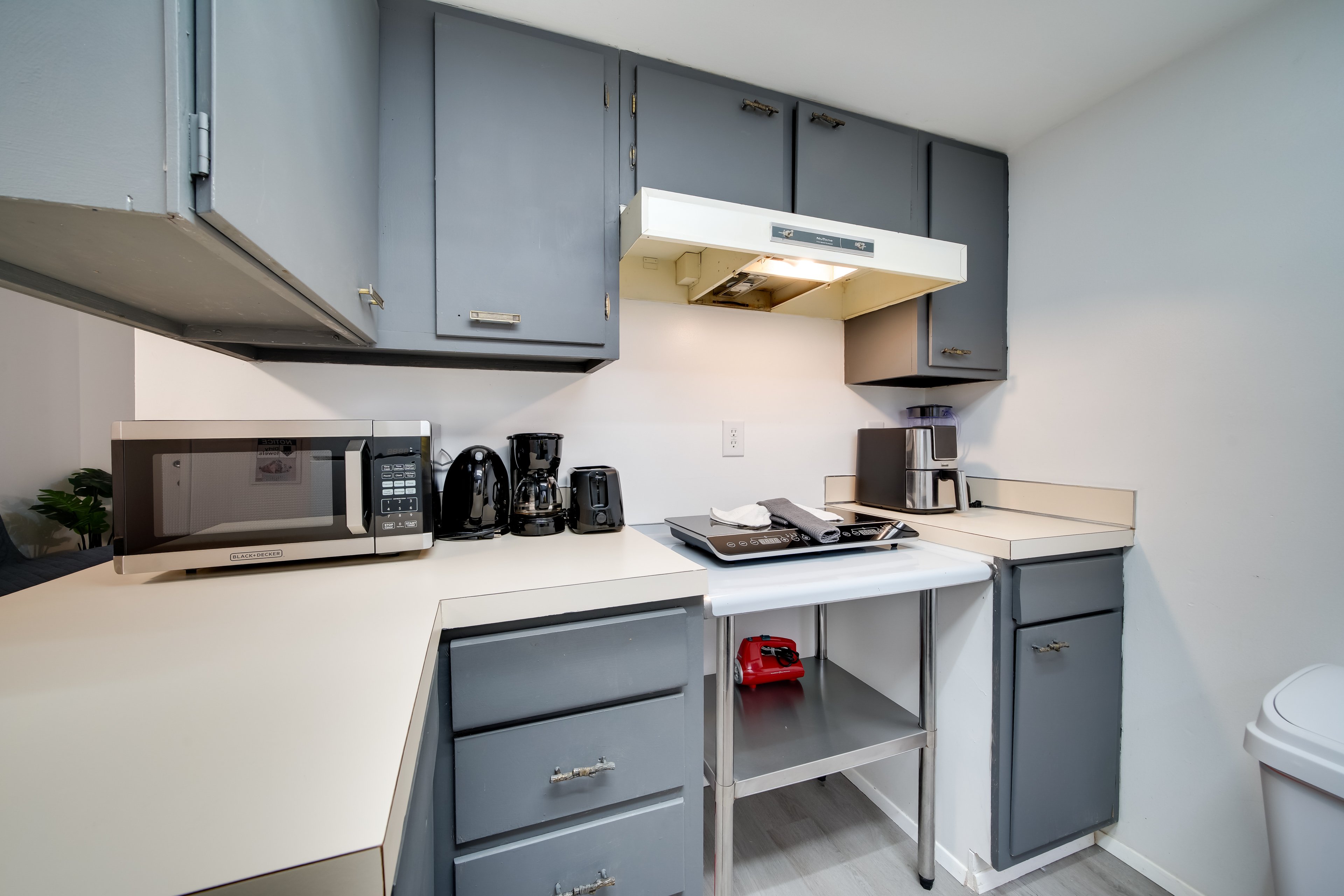 Kitchenette | 2-Burner Hot Plate | Drip Coffee Pot | Air Fryer | Dishwasher