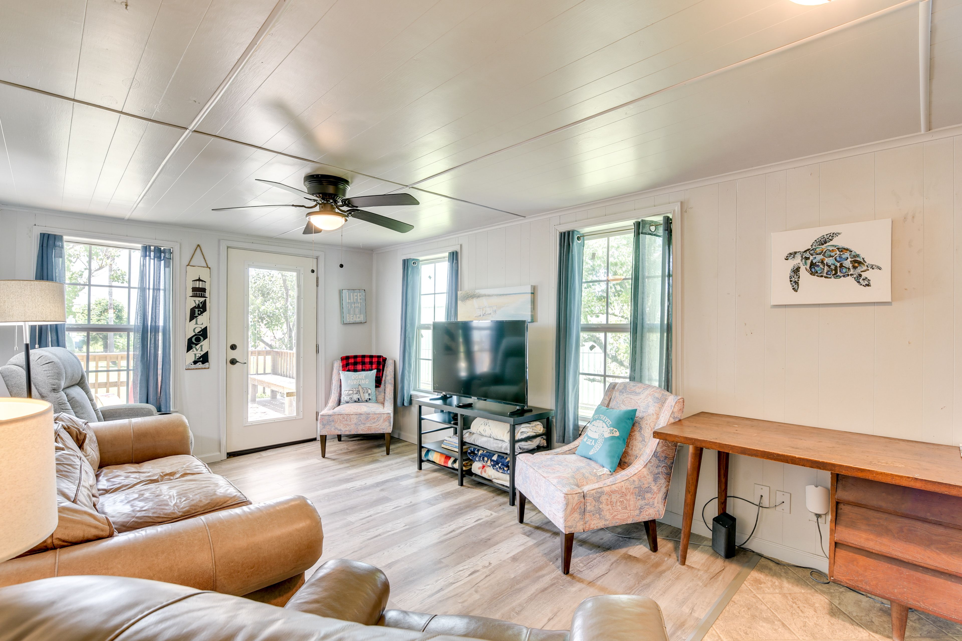 Living Room | Smart TV